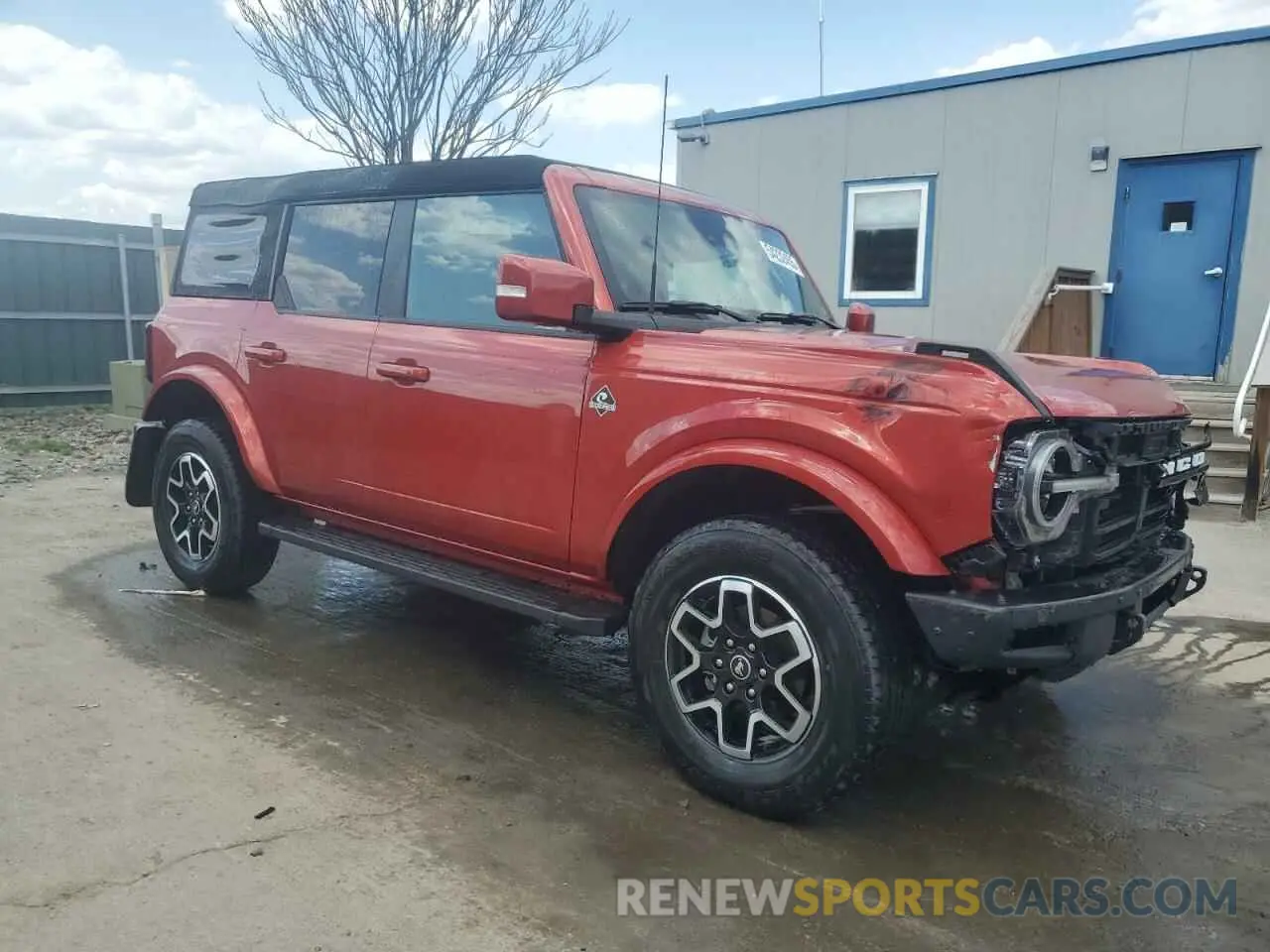 4 Photograph of a damaged car 1FMDE5BHXPLB99680 FORD BRONCO 2023