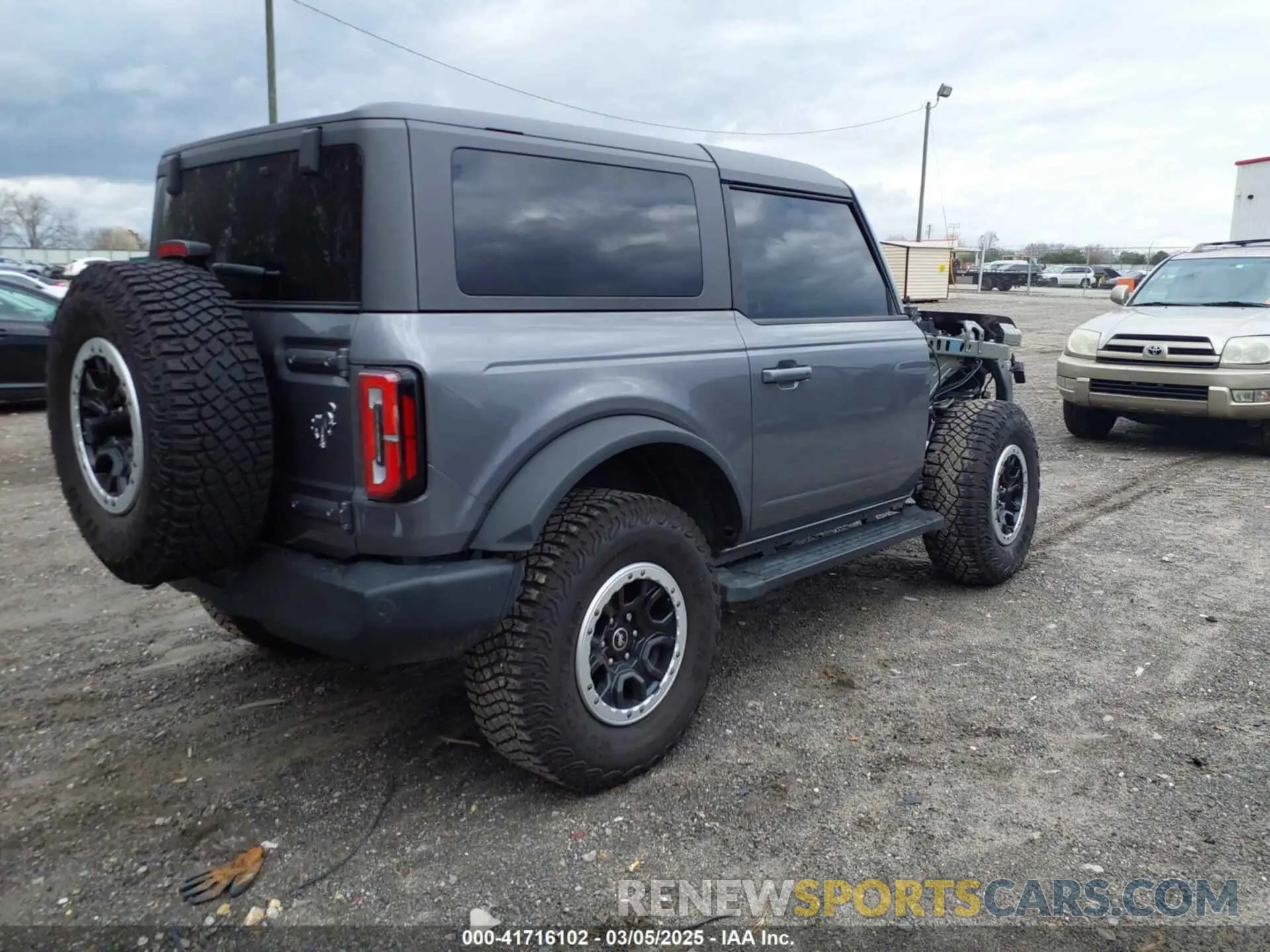 4 Photograph of a damaged car 1FMDE5CP2PLC03002 FORD BRONCO 2023