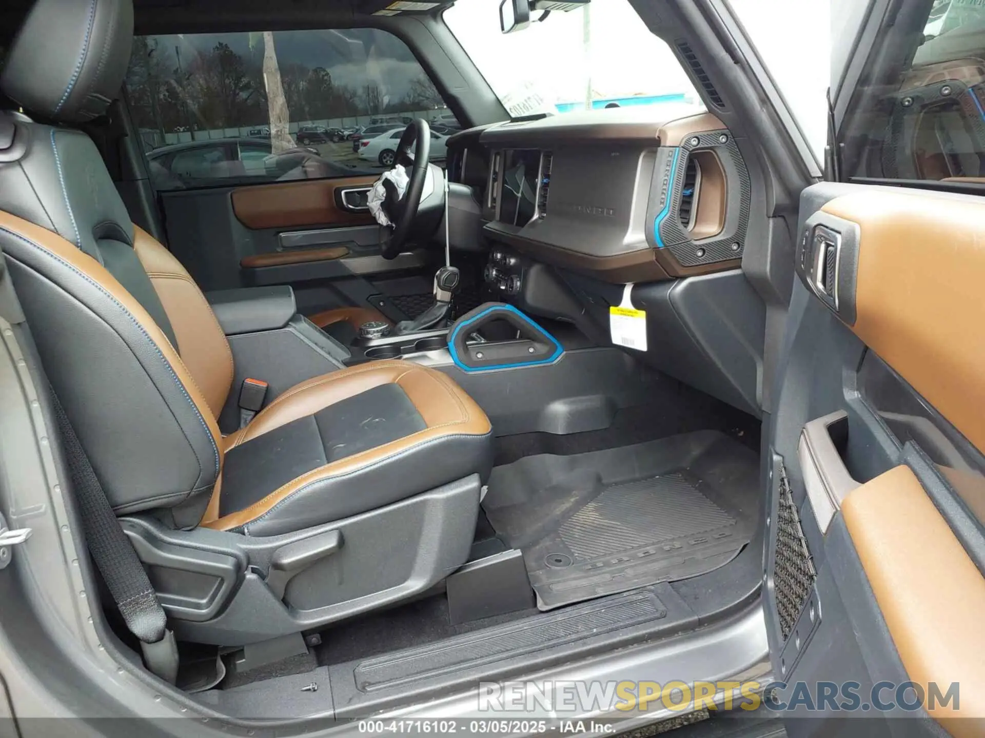 5 Photograph of a damaged car 1FMDE5CP2PLC03002 FORD BRONCO 2023