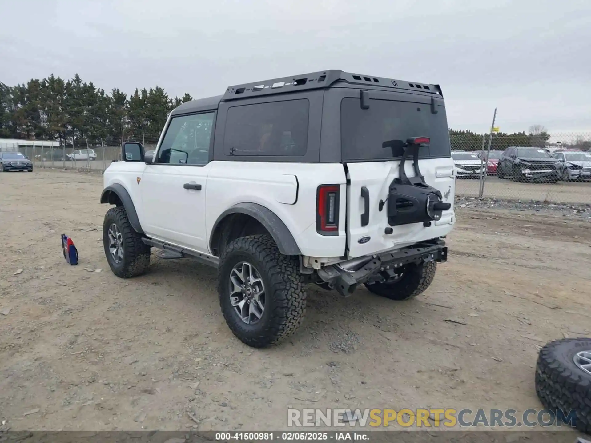 3 Photograph of a damaged car 1FMDE5CP6PLB82283 FORD BRONCO 2023