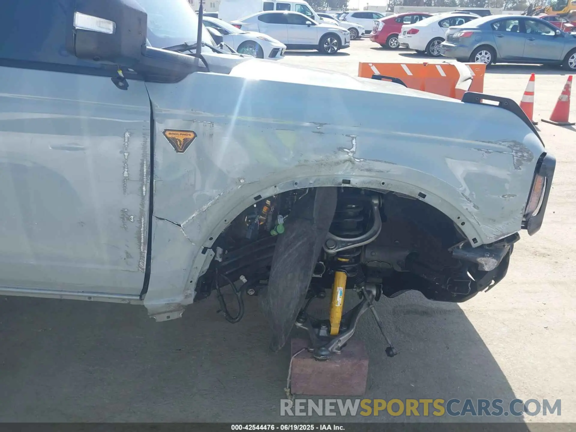 6 Photograph of a damaged car 1FMDE5CP9PLC10948 FORD BRONCO 2023