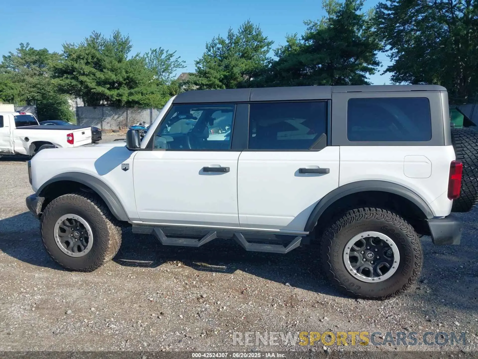 14 Photograph of a damaged car 1FMDE5DH2PLC10393 FORD BRONCO 2023