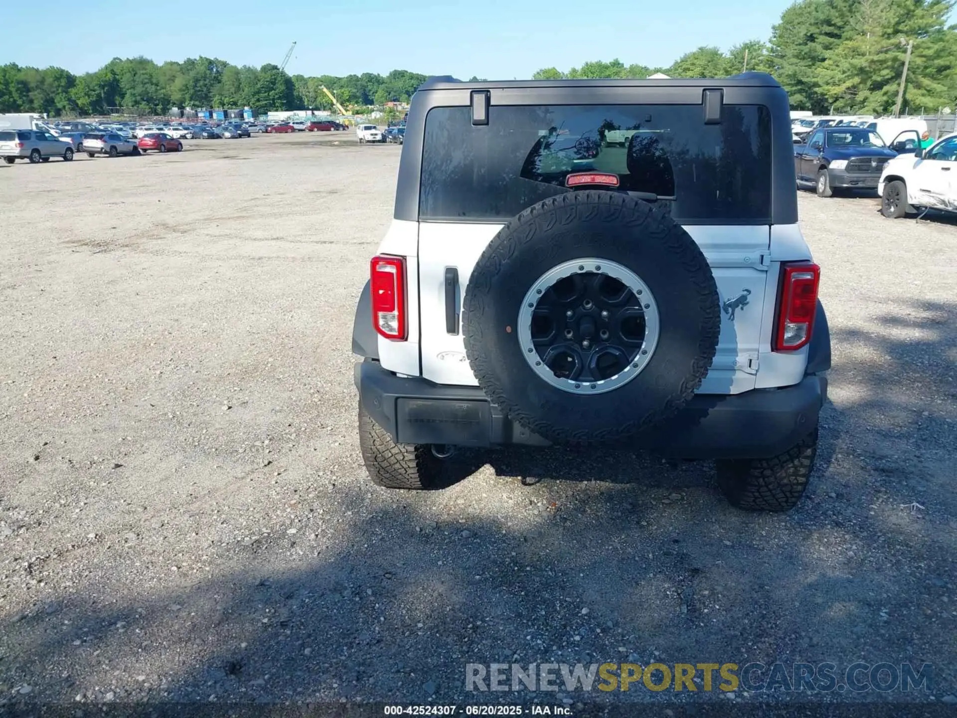 16 Photograph of a damaged car 1FMDE5DH2PLC10393 FORD BRONCO 2023