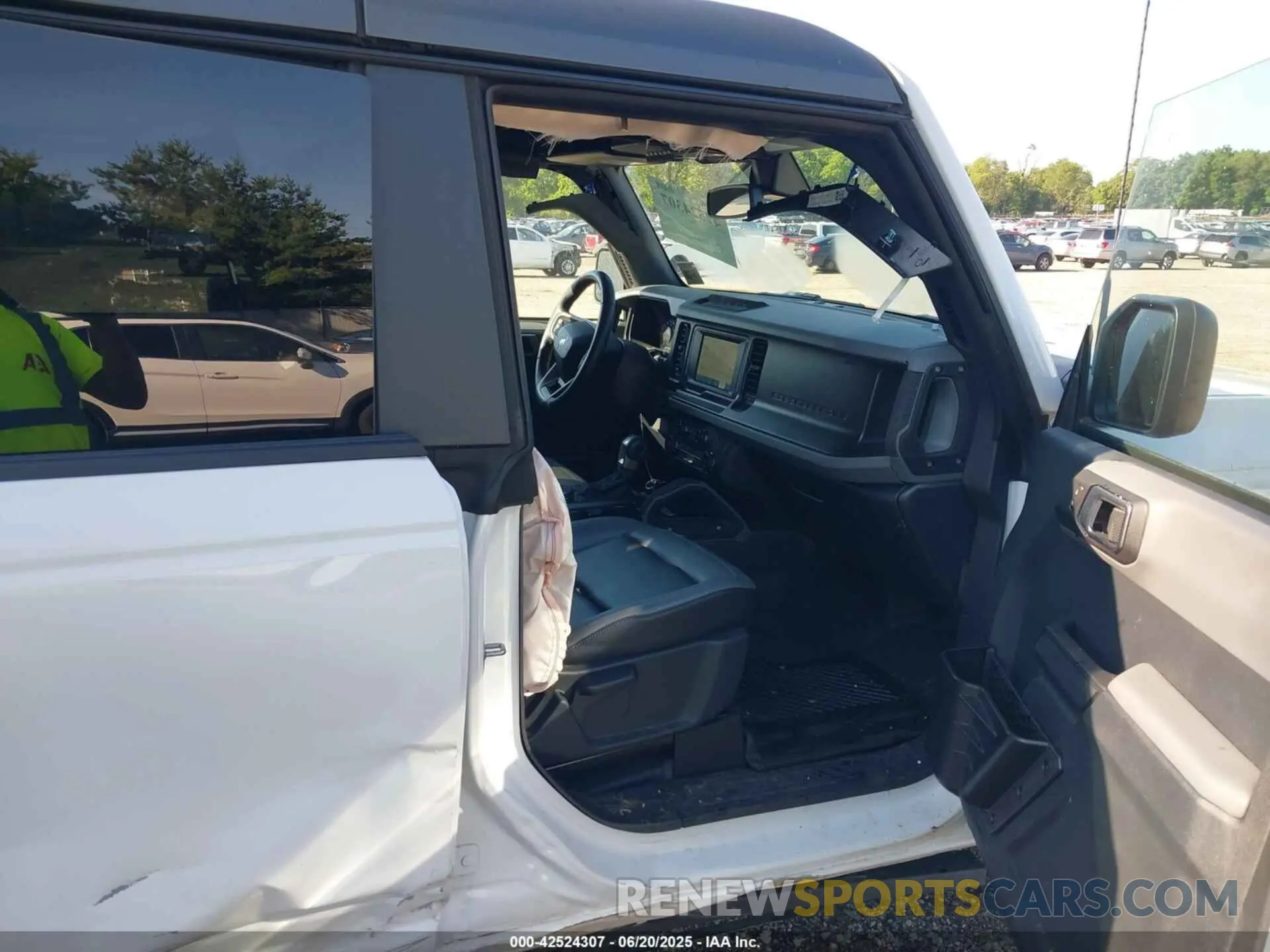 5 Photograph of a damaged car 1FMDE5DH2PLC10393 FORD BRONCO 2023