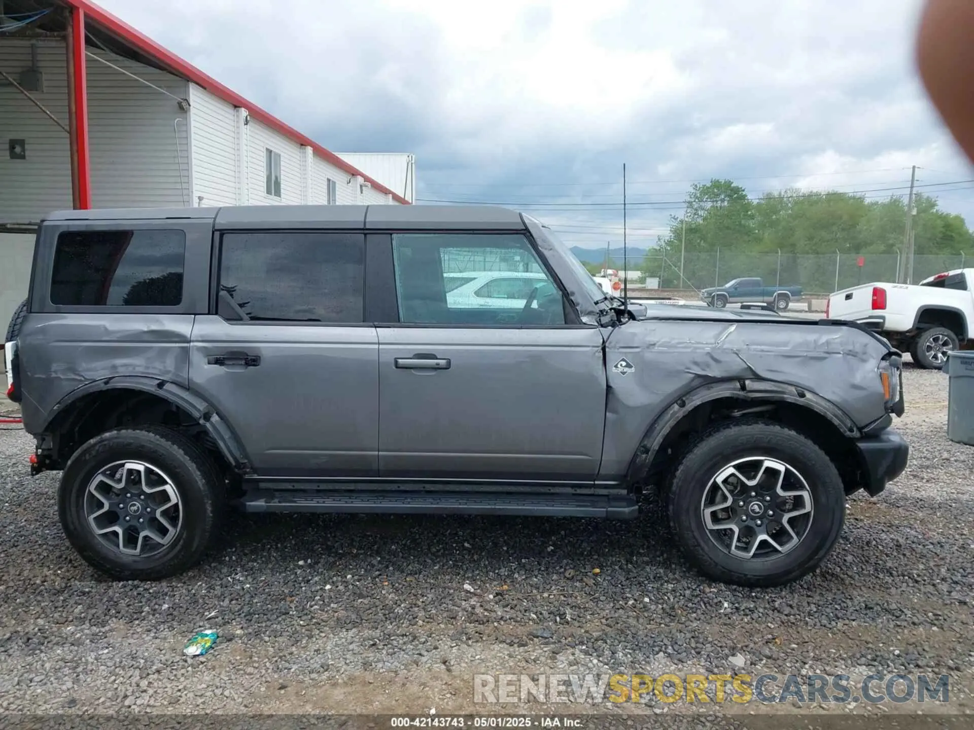 13 Photograph of a damaged car 1FMDE5DH4PLB10733 FORD BRONCO 2023