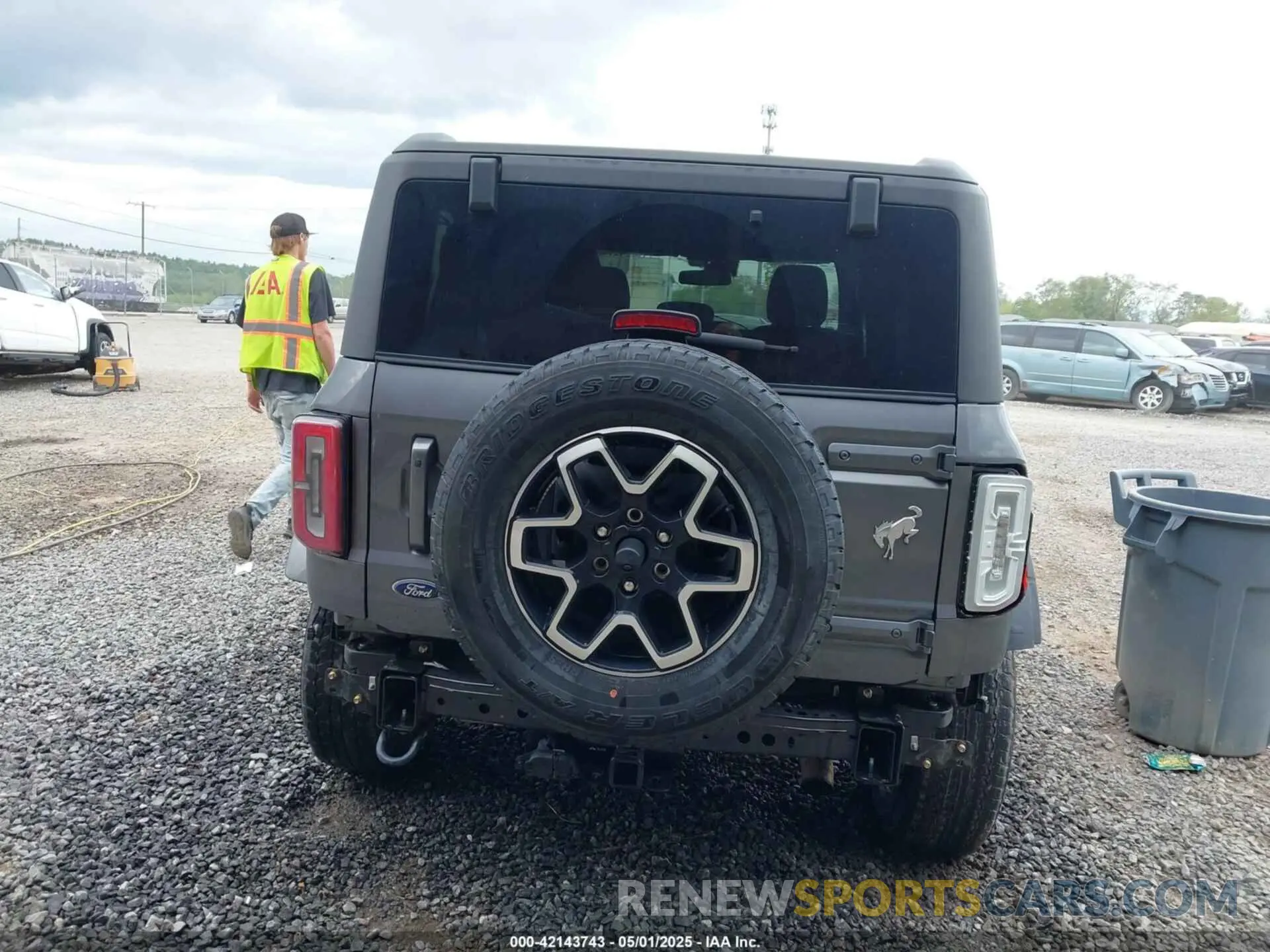 16 Photograph of a damaged car 1FMDE5DH4PLB10733 FORD BRONCO 2023