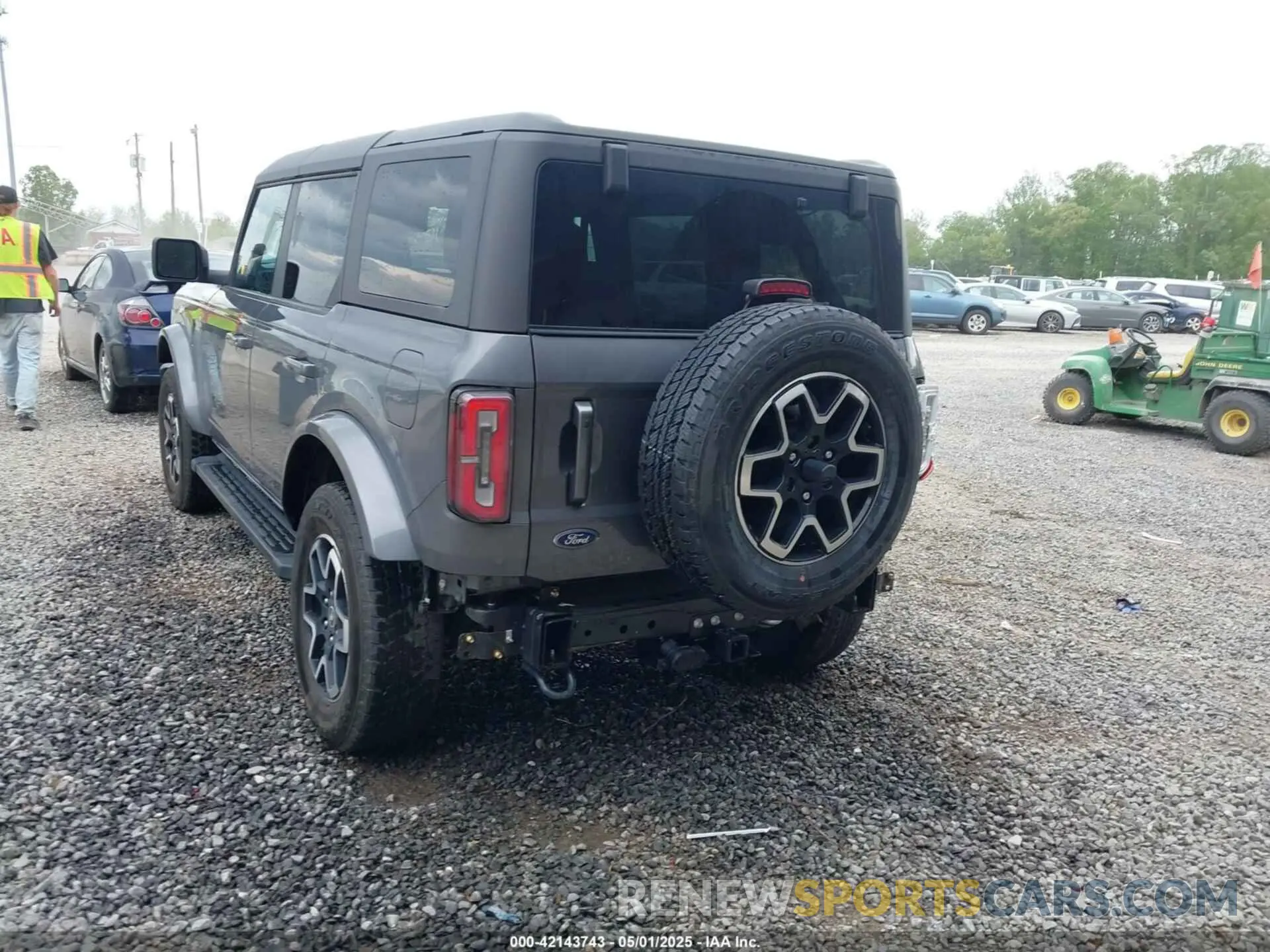 3 Photograph of a damaged car 1FMDE5DH4PLB10733 FORD BRONCO 2023