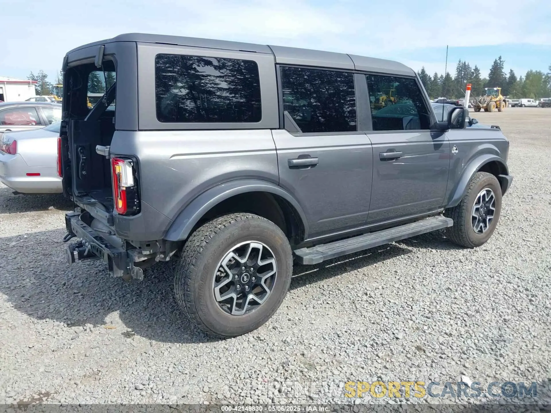 4 Photograph of a damaged car 1FMEE5BP5PLA97652 FORD BRONCO 2023