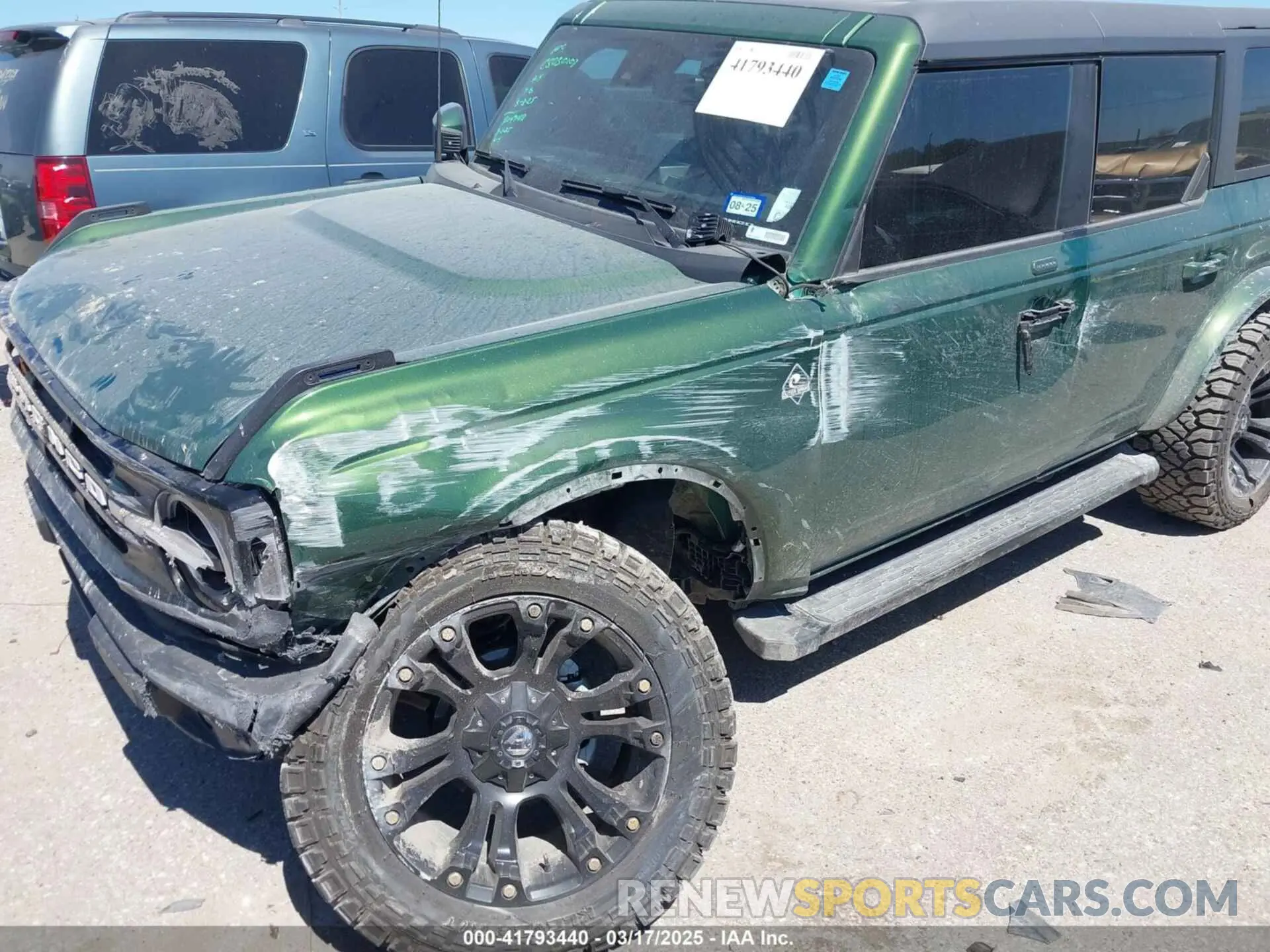 17 Photograph of a damaged car 1FMEE5BP5PLB89313 FORD BRONCO 2023