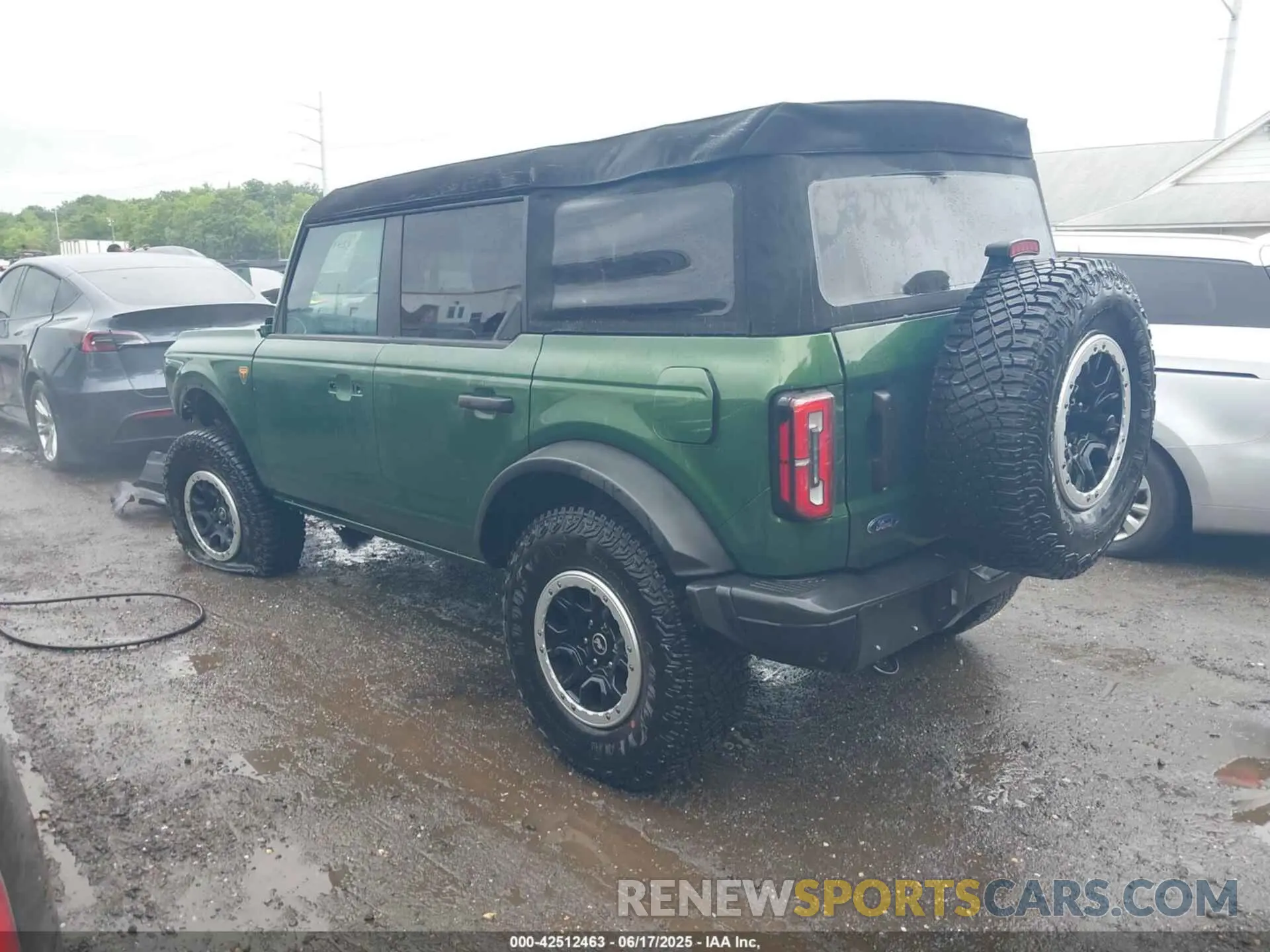 3 Photograph of a damaged car 1FMEE5DH1PLC07103 FORD BRONCO 2023