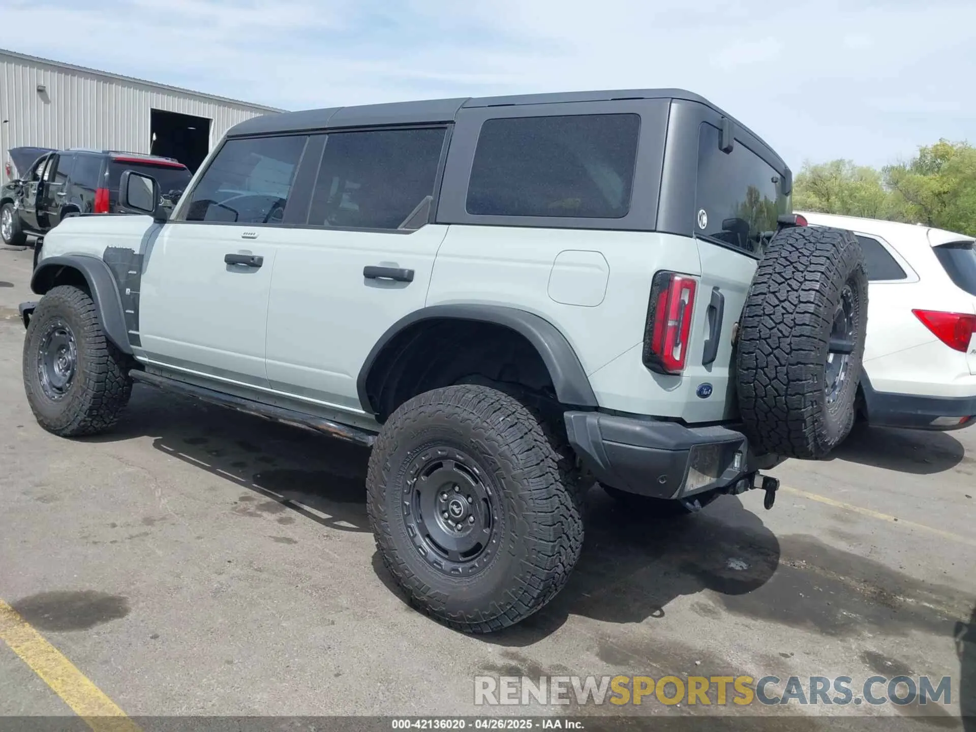 3 Photograph of a damaged car 1FMEE5DHXPLB22549 FORD BRONCO 2023