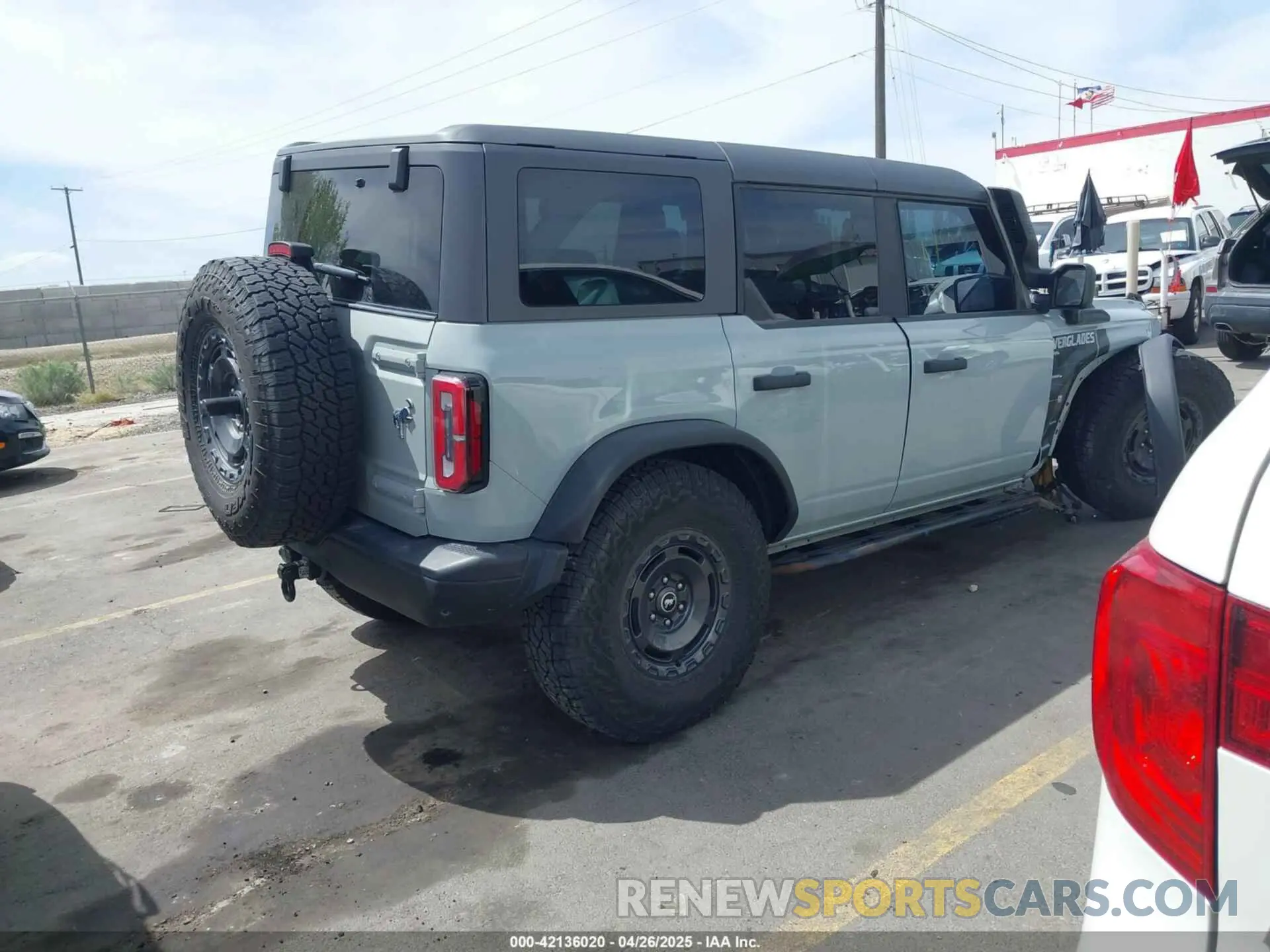 4 Photograph of a damaged car 1FMEE5DHXPLB22549 FORD BRONCO 2023