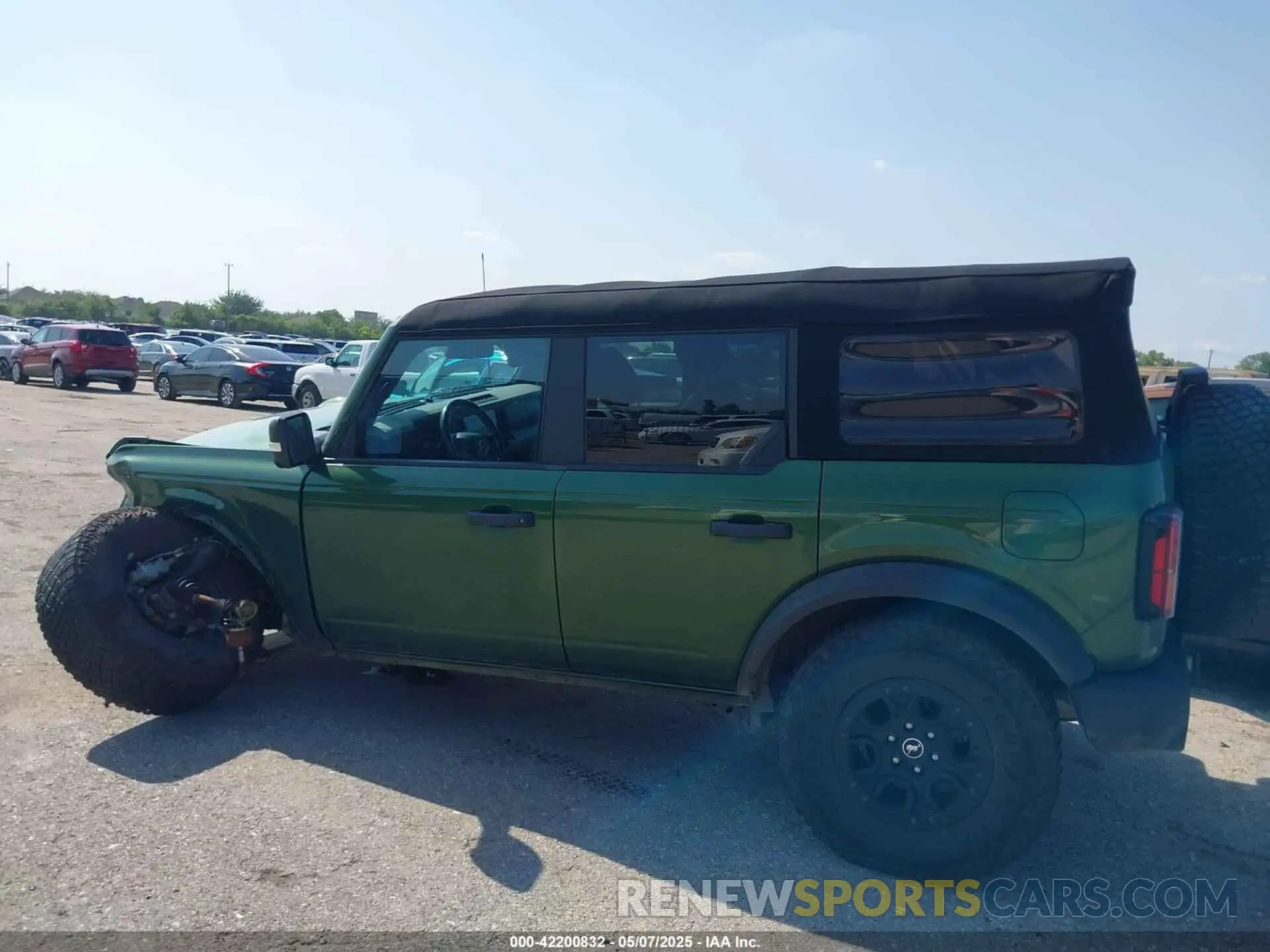 15 Photograph of a damaged car 1FMEE5DP0PLB60332 FORD BRONCO 2023