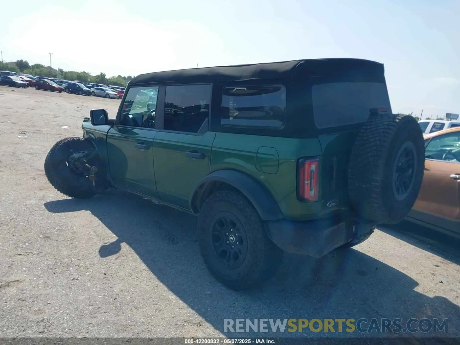 3 Photograph of a damaged car 1FMEE5DP0PLB60332 FORD BRONCO 2023