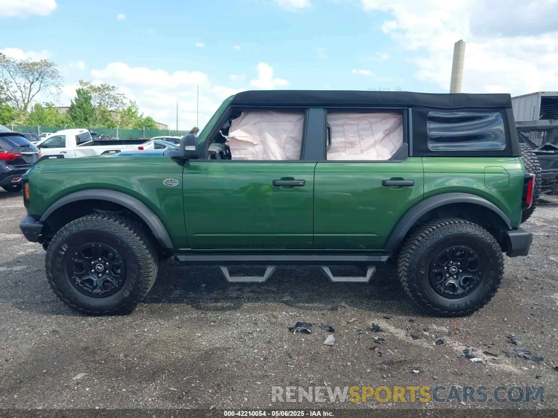 13 Photograph of a damaged car 1FMEE5DP0PLB80676 FORD BRONCO 2023