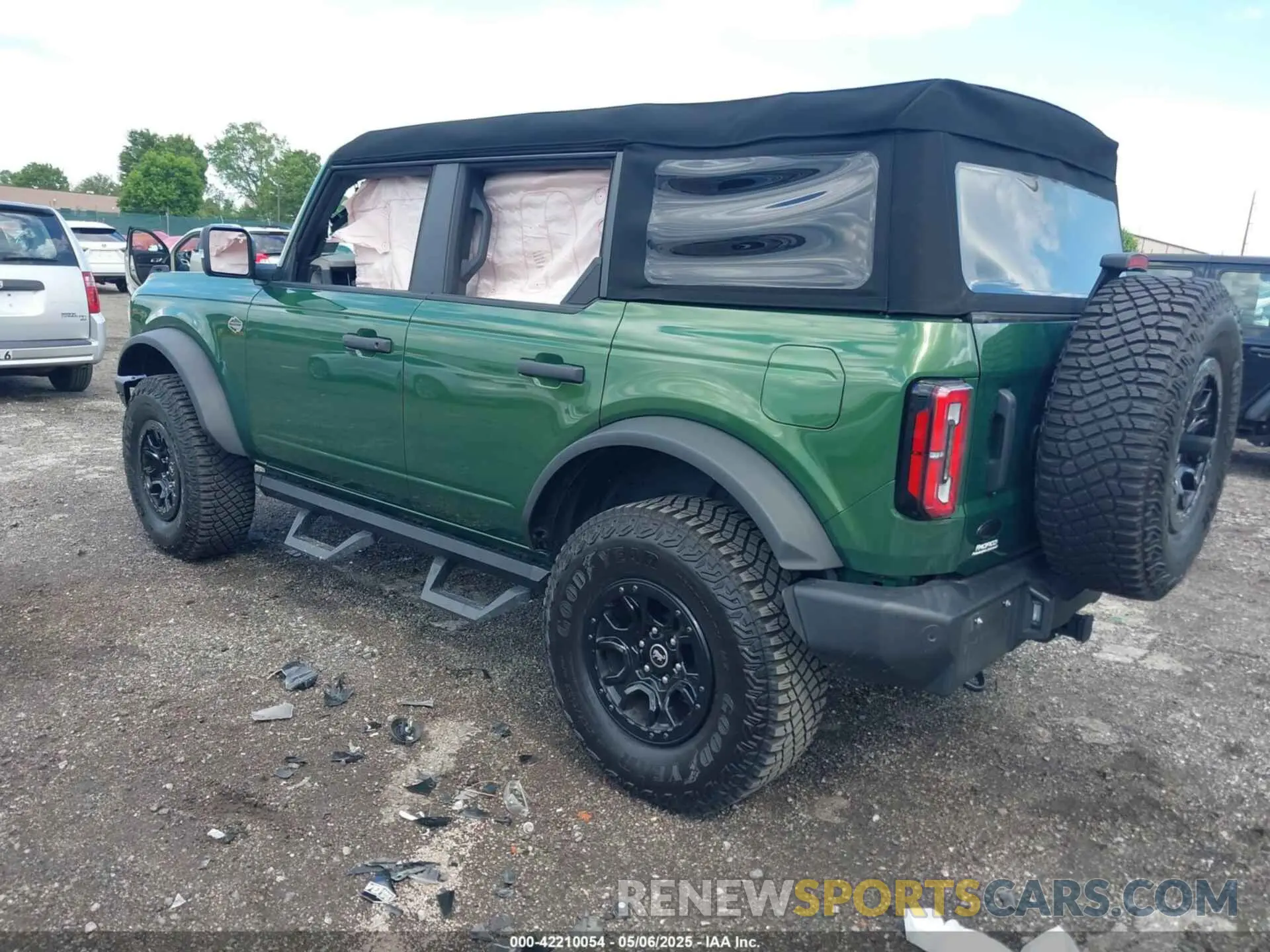 3 Photograph of a damaged car 1FMEE5DP0PLB80676 FORD BRONCO 2023