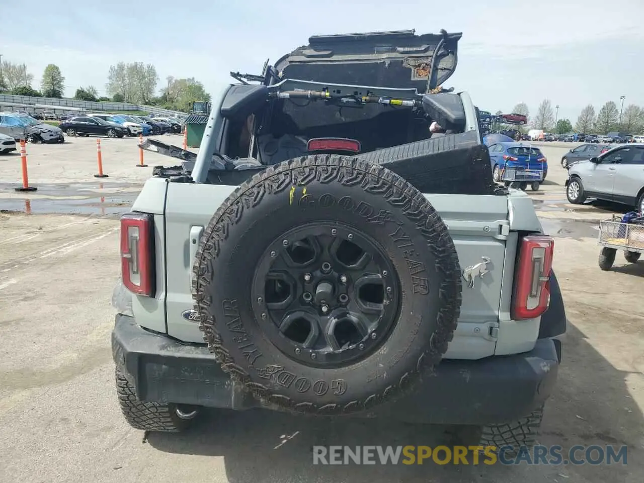 6 Photograph of a damaged car 1FMEE5DP1PLB38727 FORD BRONCO 2023