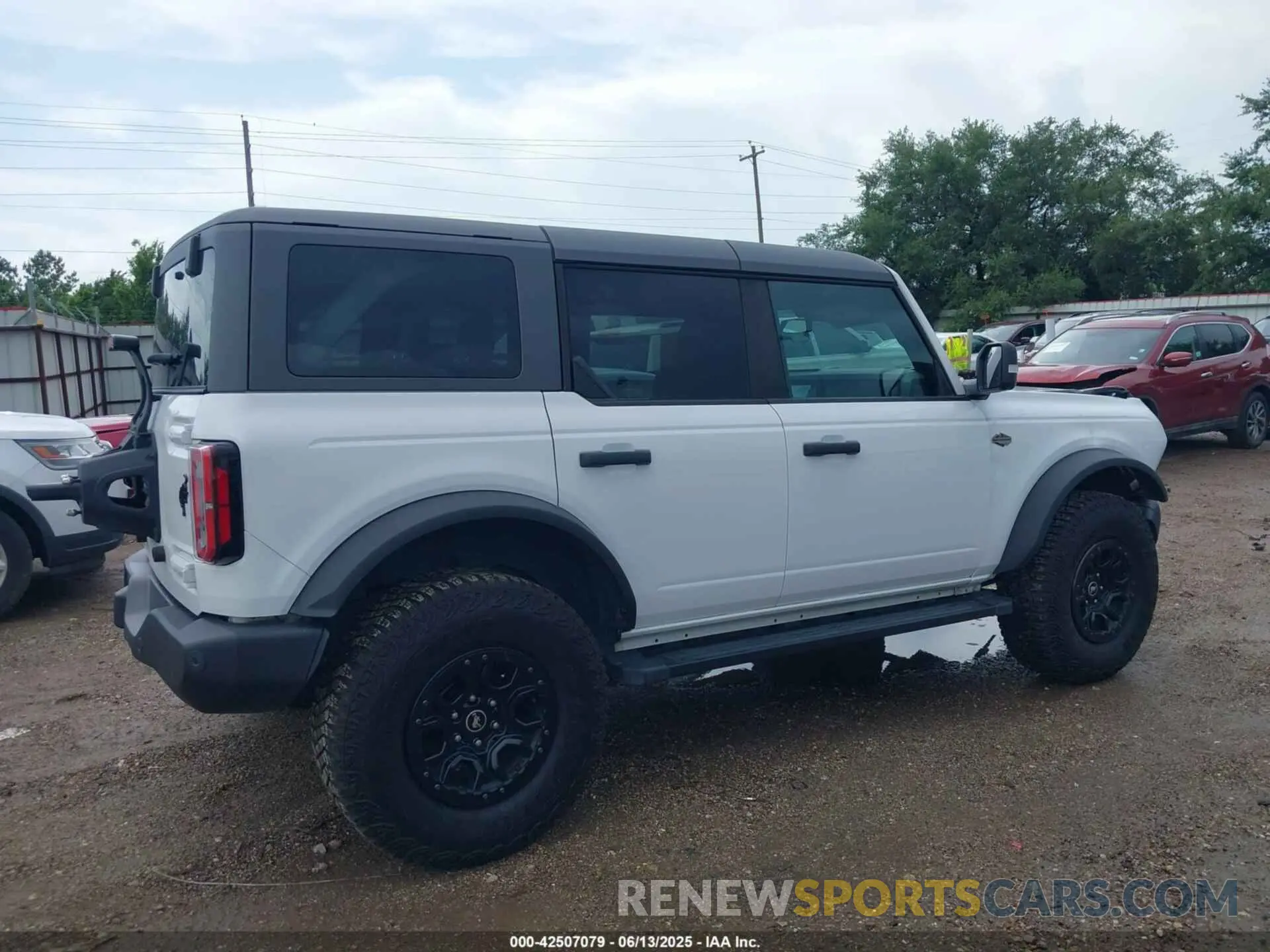 14 Photograph of a damaged car 1FMEE5DP2PLB16493 FORD BRONCO 2023