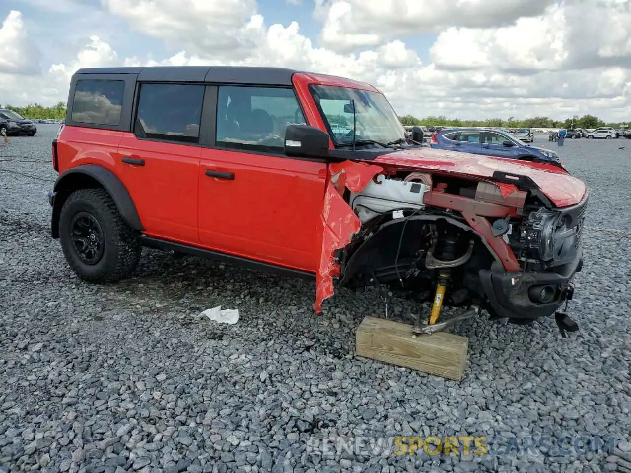 4 Photograph of a damaged car 1FMEE5DP4PLB13904 FORD BRONCO 2023