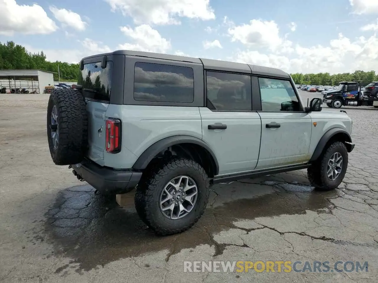 3 Photograph of a damaged car 1FMEE5DP8PLB29801 FORD BRONCO 2023