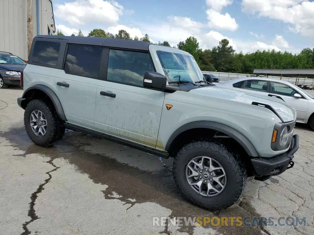 4 Photograph of a damaged car 1FMEE5DP8PLB29801 FORD BRONCO 2023