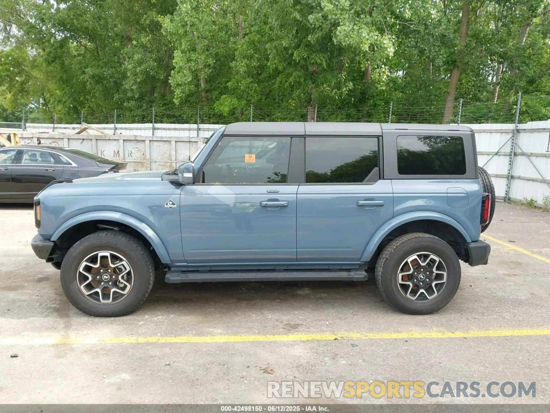 14 Photograph of a damaged car 1FMEE5DP9PLB50687 FORD BRONCO 2023