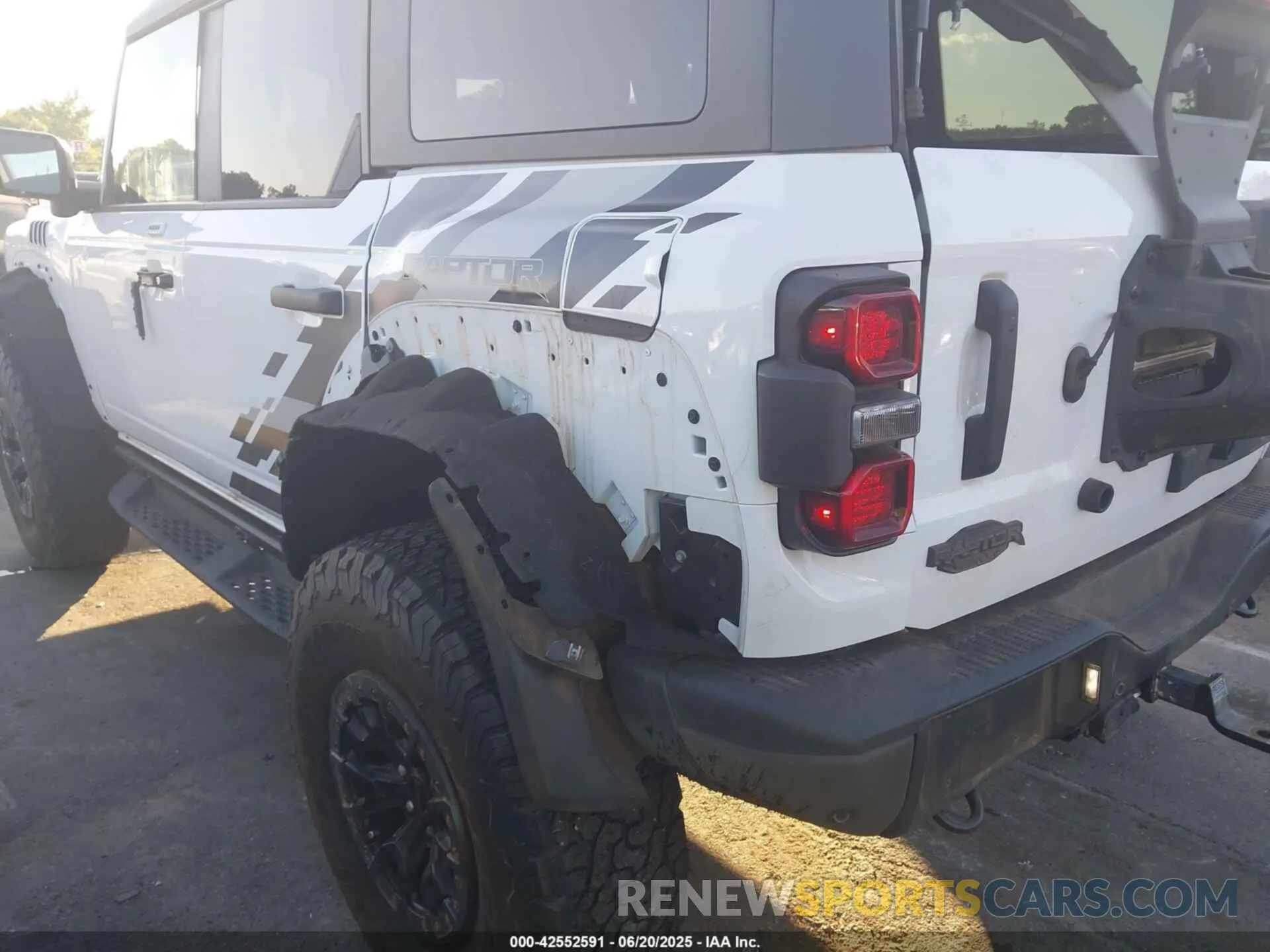 19 Photograph of a damaged car 1FMEE5JR0PLB23674 FORD BRONCO 2023