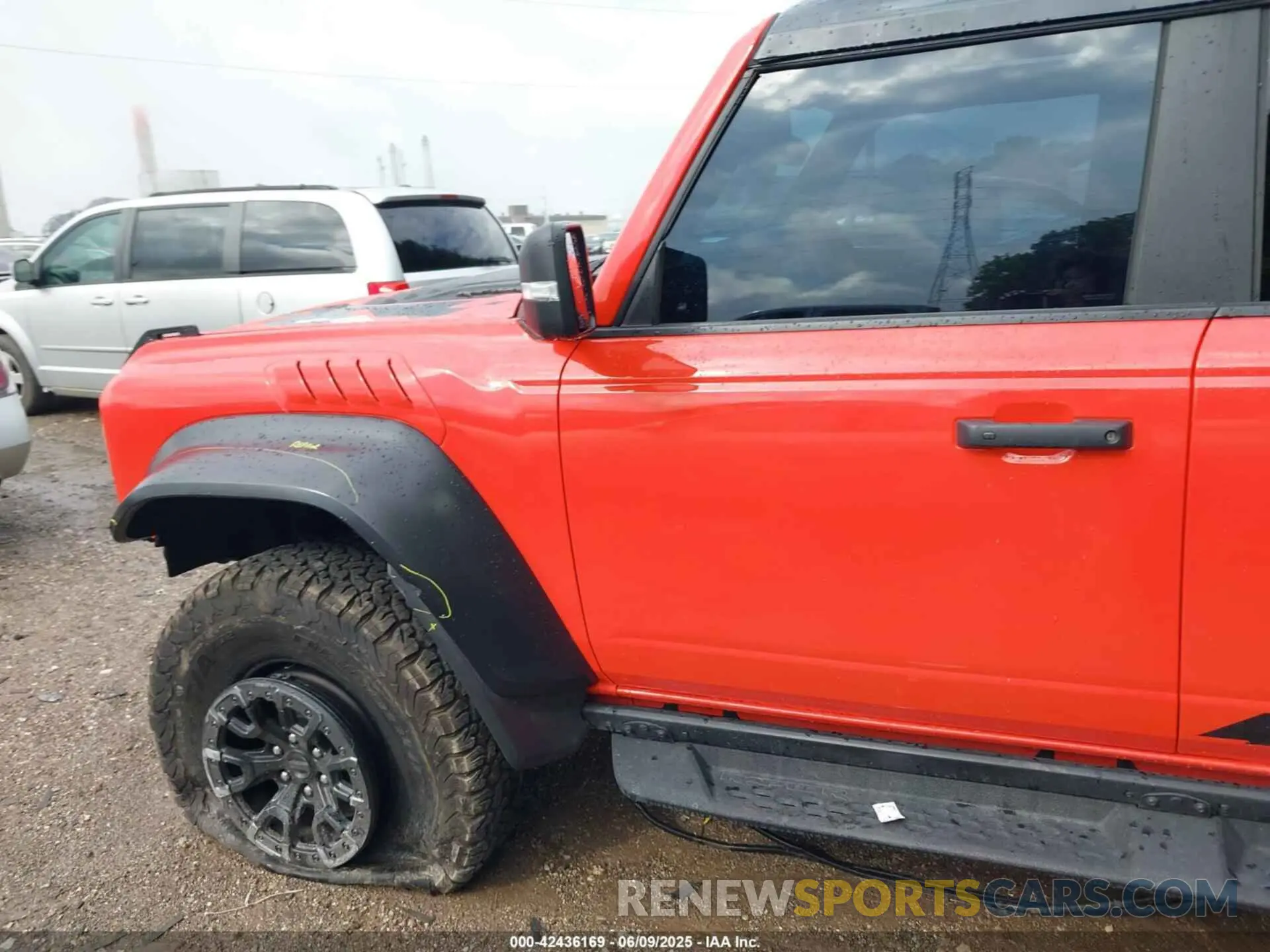 14 Photograph of a damaged car 1FMEE5JR2PLB23076 FORD BRONCO 2023