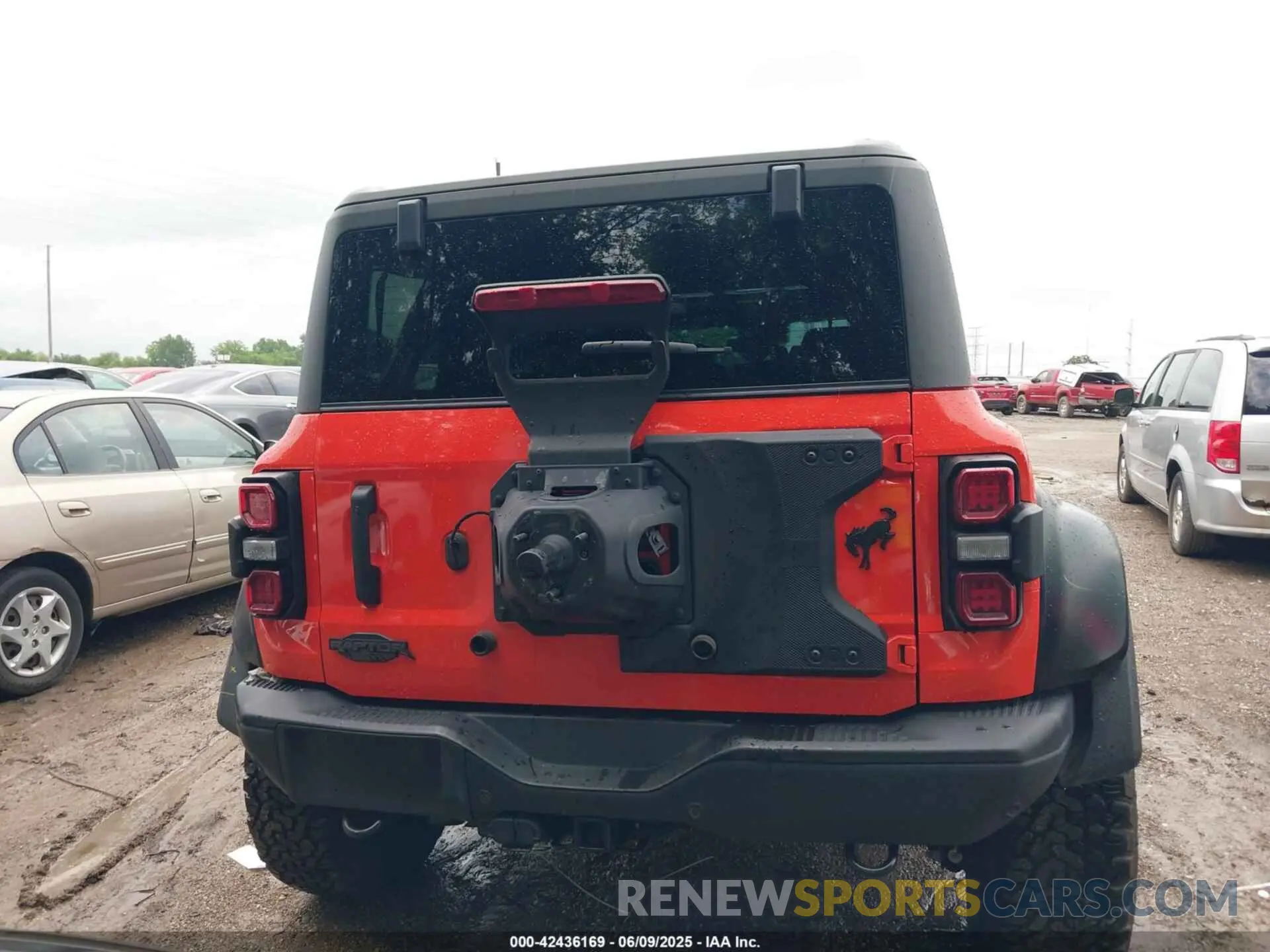 16 Photograph of a damaged car 1FMEE5JR2PLB23076 FORD BRONCO 2023