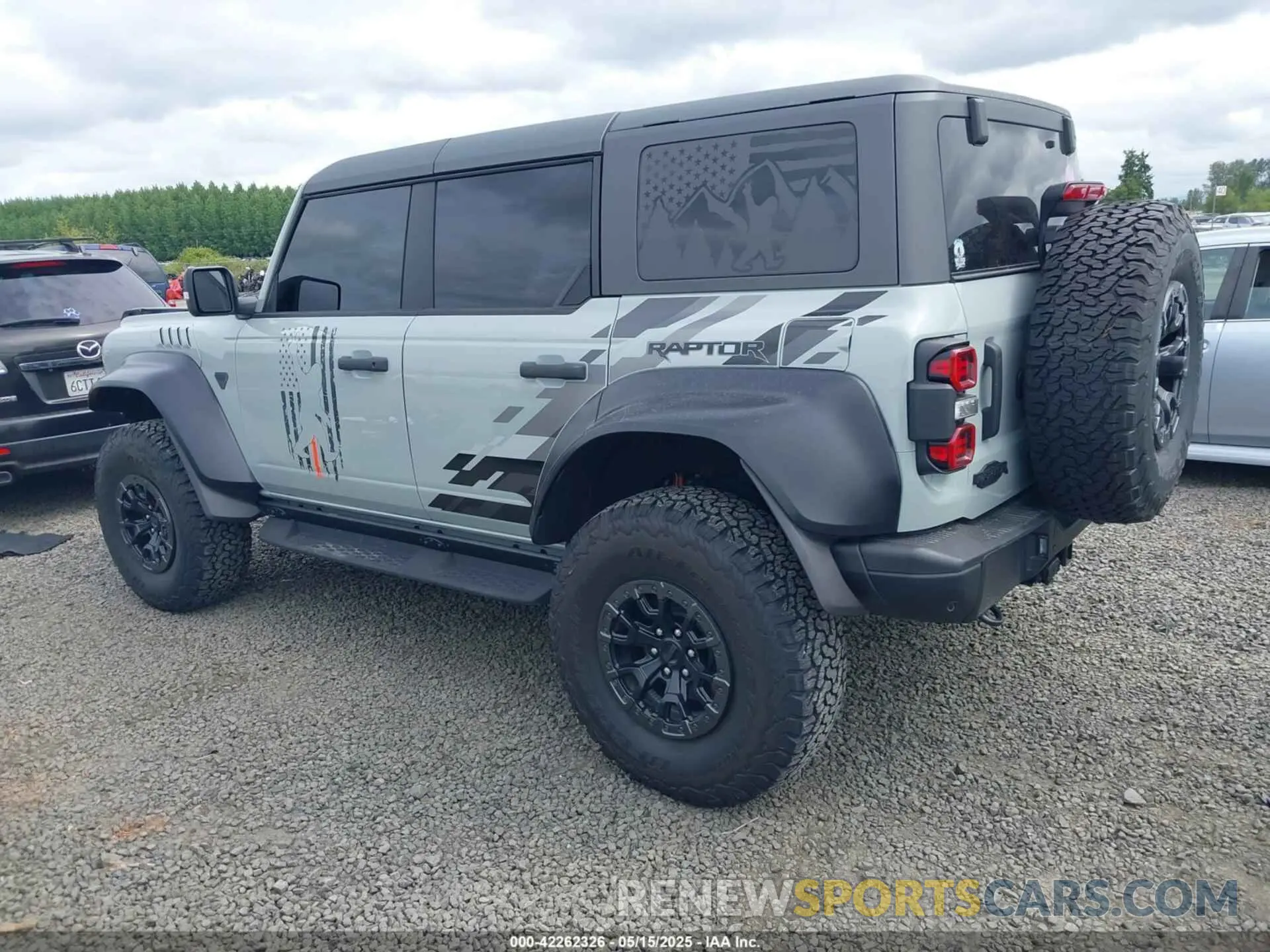 3 Photograph of a damaged car 1FMEE5JR2PLC04983 FORD BRONCO 2023