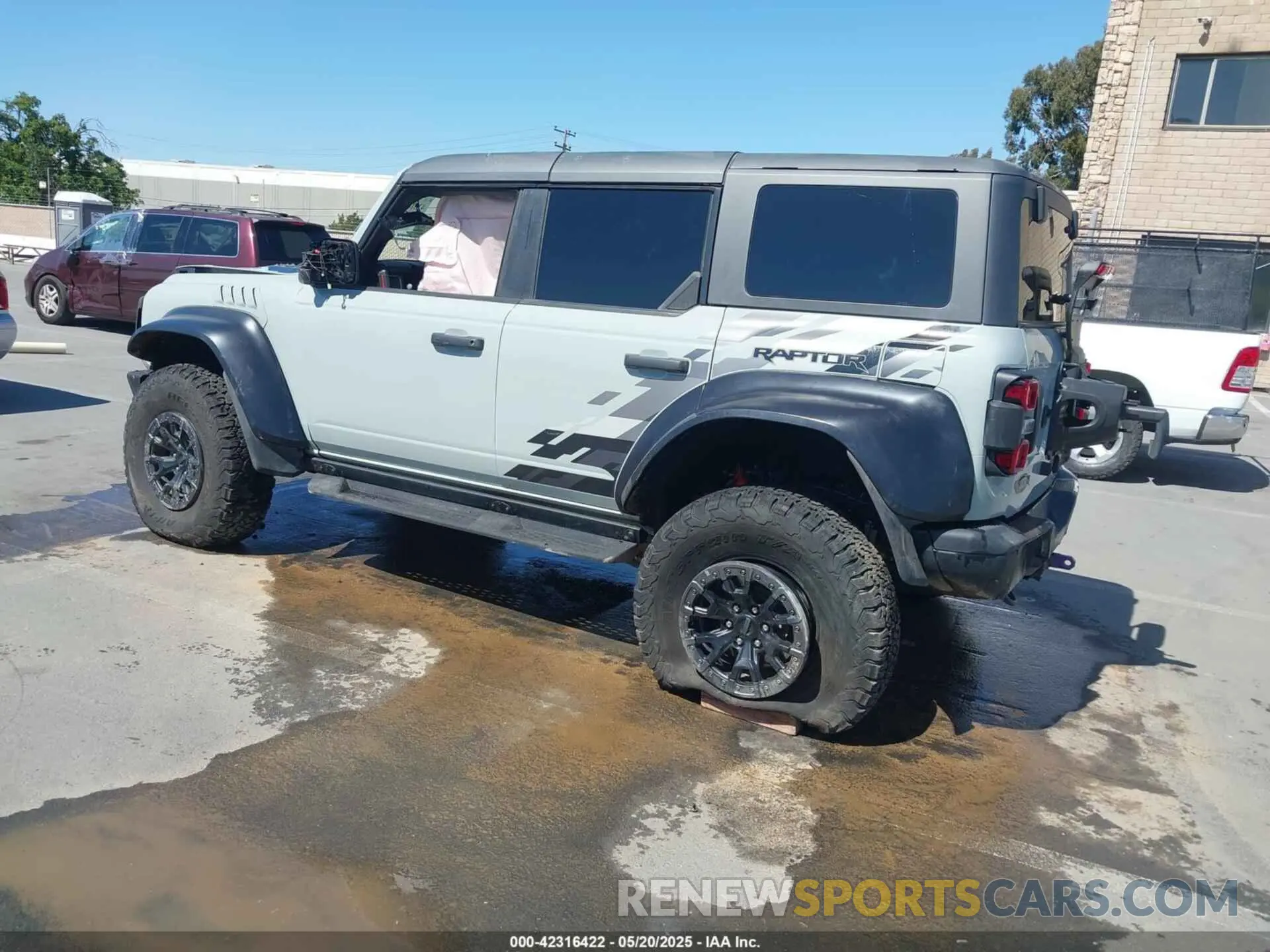3 Photograph of a damaged car 1FMEE5JR7PLC04106 FORD BRONCO 2023