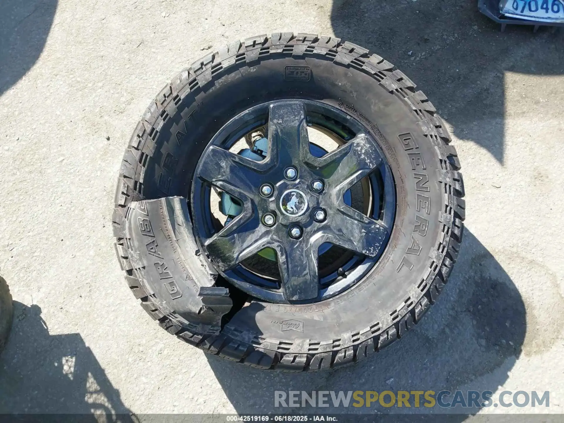 12 Photograph of a damaged car 1FMDE1AH3RLB44629 FORD BRONCO 2024