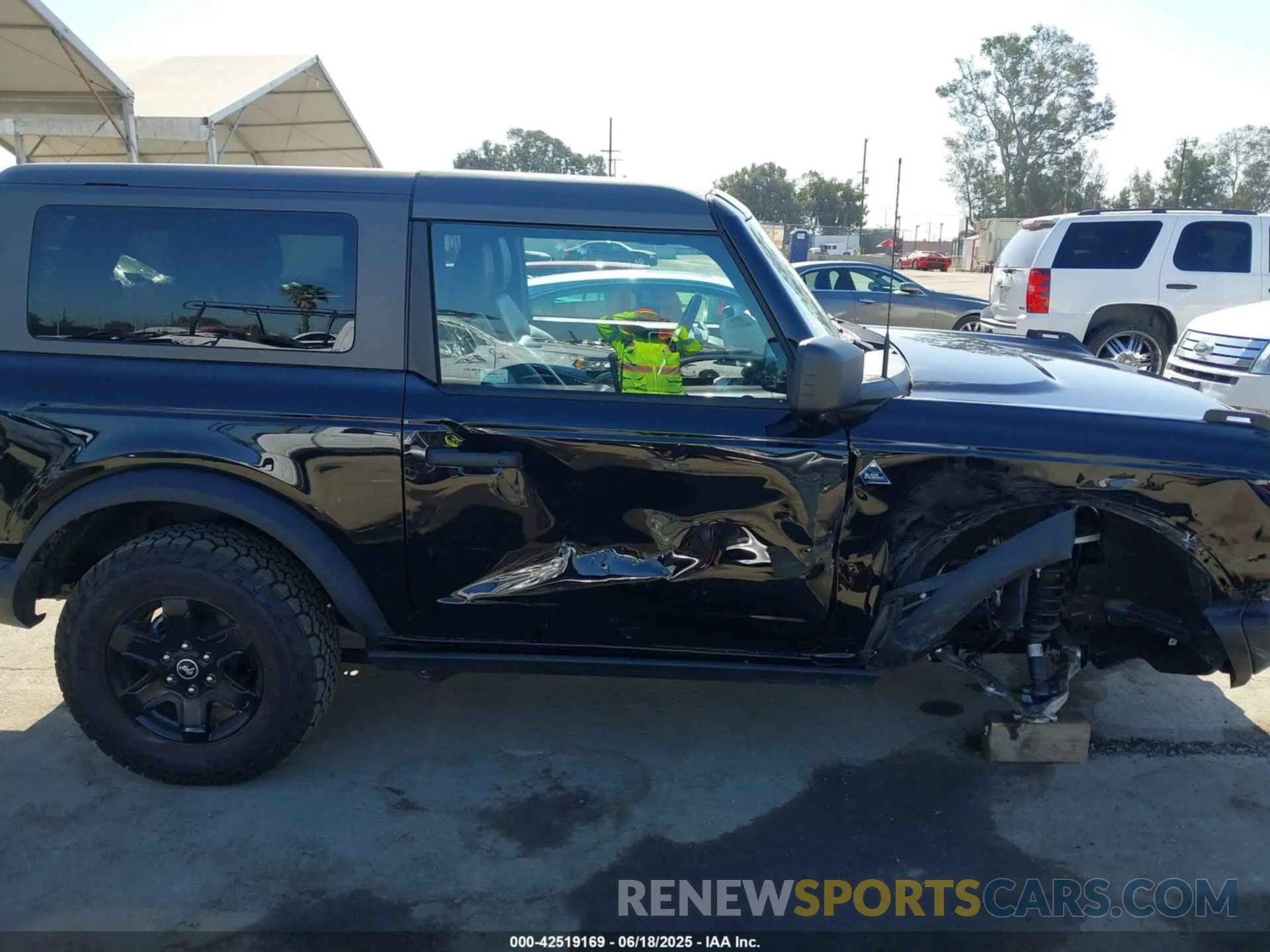 14 Photograph of a damaged car 1FMDE1AH3RLB44629 FORD BRONCO 2024