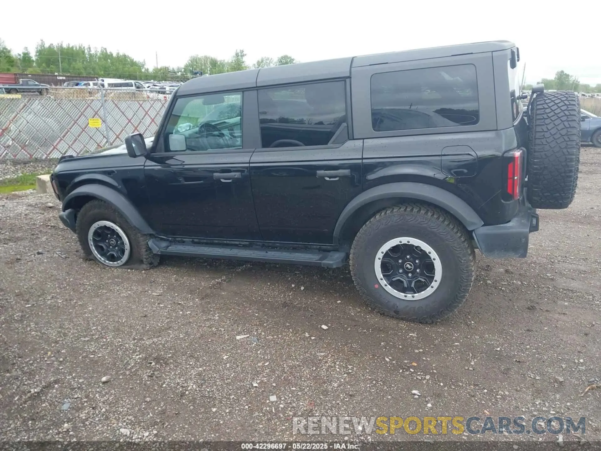 14 Photograph of a damaged car 1FMDE7BH1RLB44761 FORD BRONCO 2024