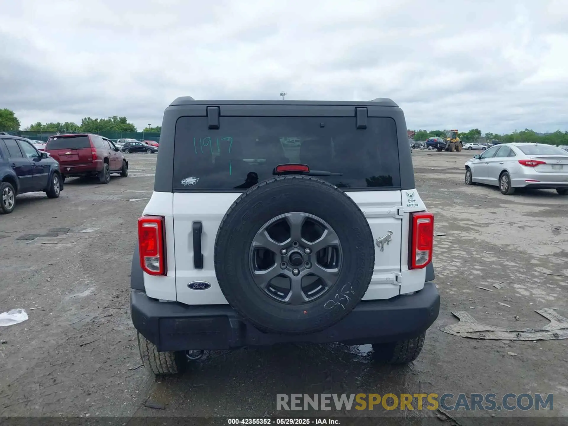 17 Photograph of a damaged car 1FMDE7BH6RLB22321 FORD BRONCO 2024