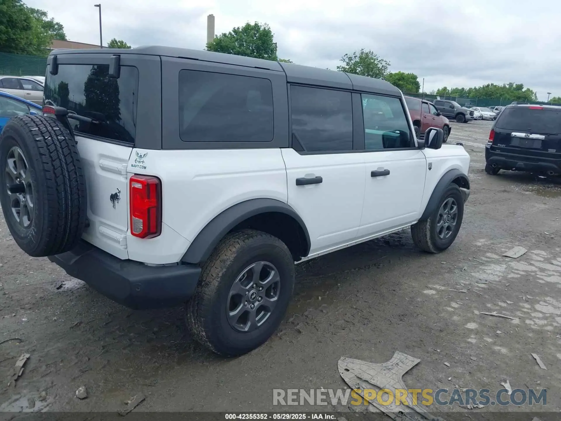 4 Photograph of a damaged car 1FMDE7BH6RLB22321 FORD BRONCO 2024
