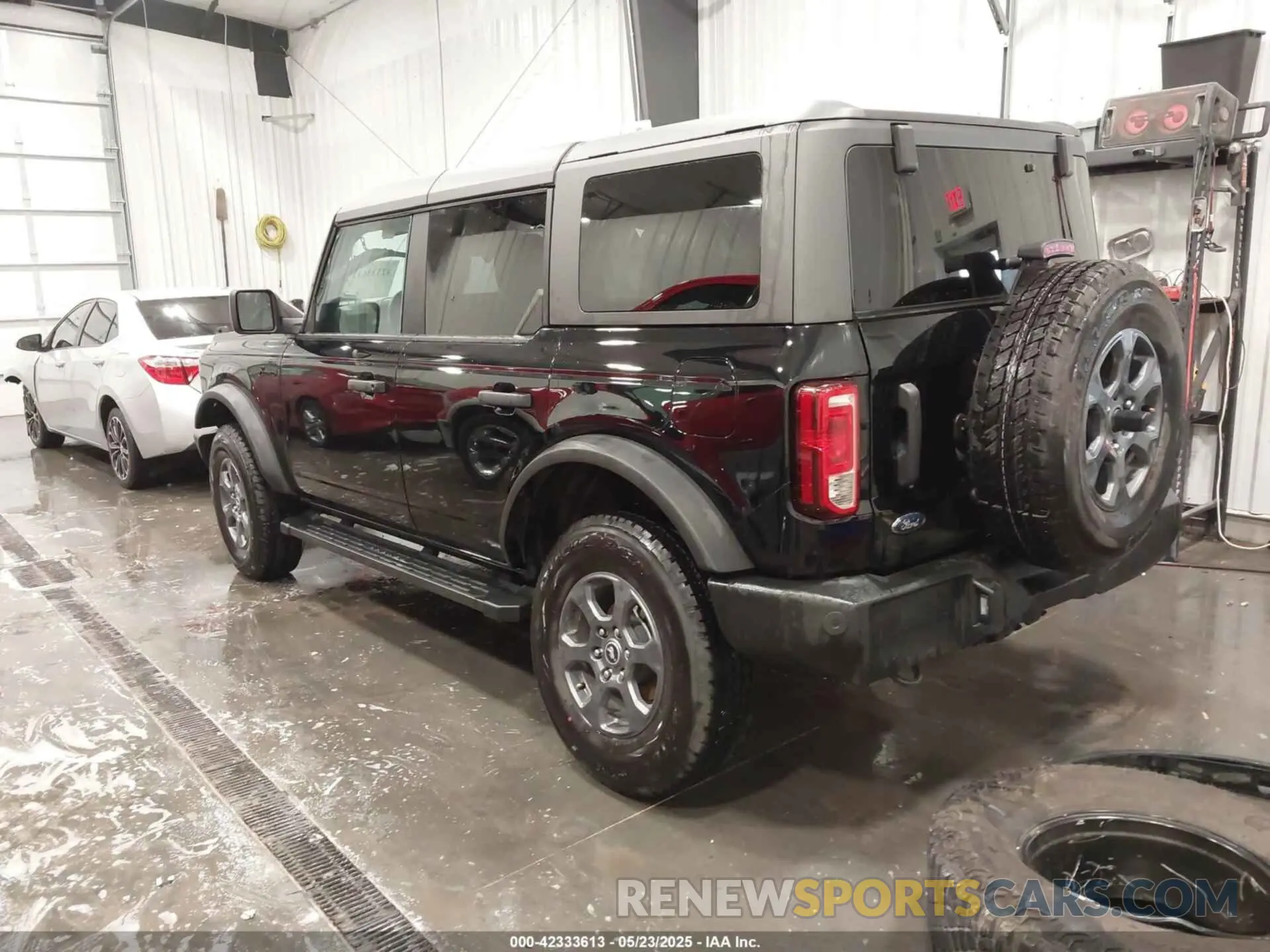 3 Photograph of a damaged car 1FMDE7BH8RLB15323 FORD BRONCO 2024