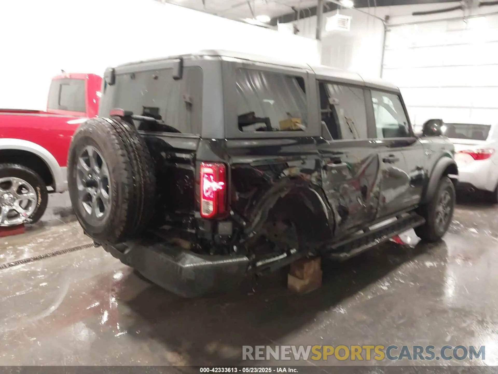 4 Photograph of a damaged car 1FMDE7BH8RLB15323 FORD BRONCO 2024