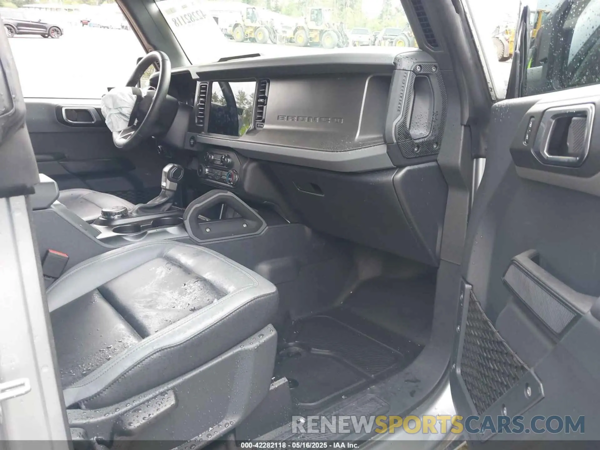 5 Photograph of a damaged car 1FMDE7BH9RLB24788 FORD BRONCO 2024