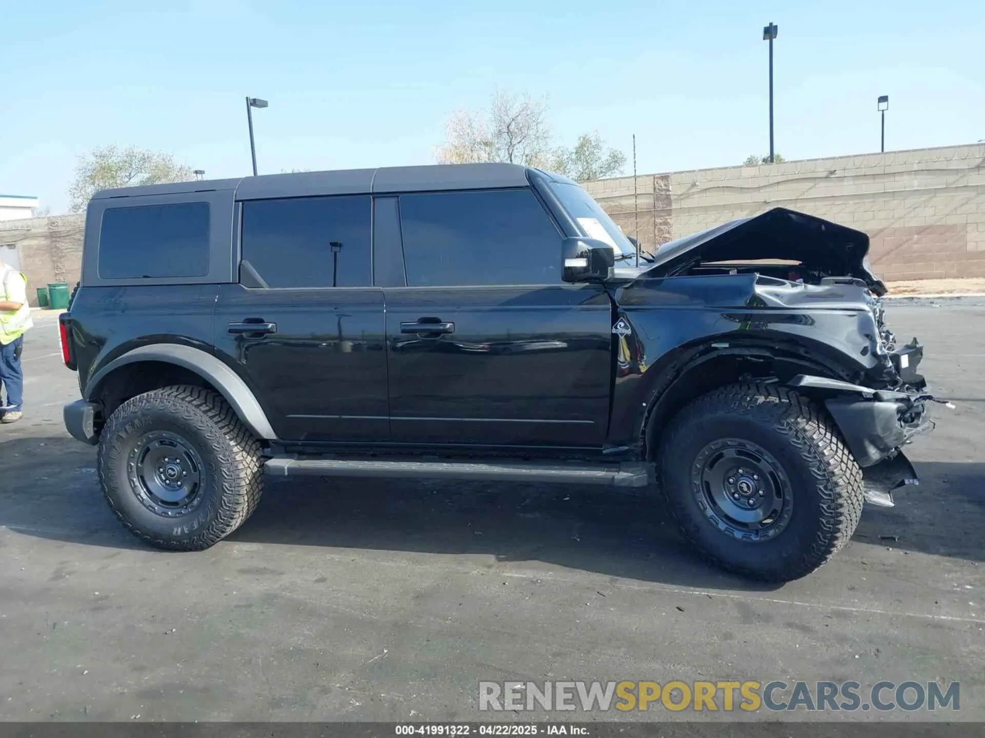 14 Photograph of a damaged car 1FMDE8BH2RLB45441 FORD BRONCO 2024