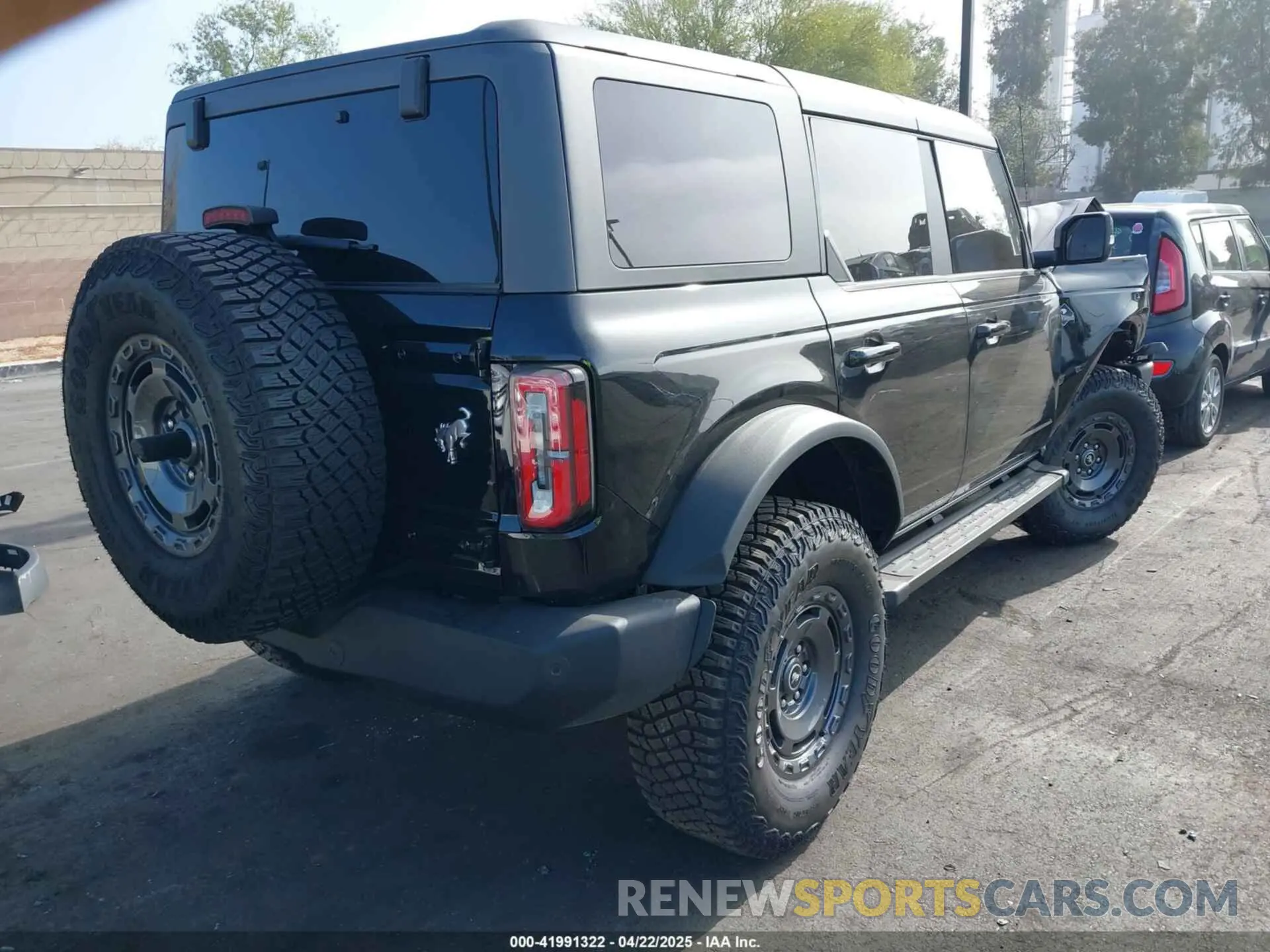 4 Photograph of a damaged car 1FMDE8BH2RLB45441 FORD BRONCO 2024