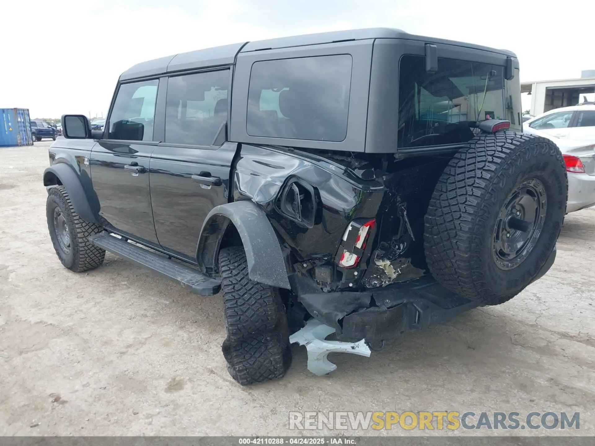 3 Photograph of a damaged car 1FMDE8BH8RLA93572 FORD BRONCO 2024