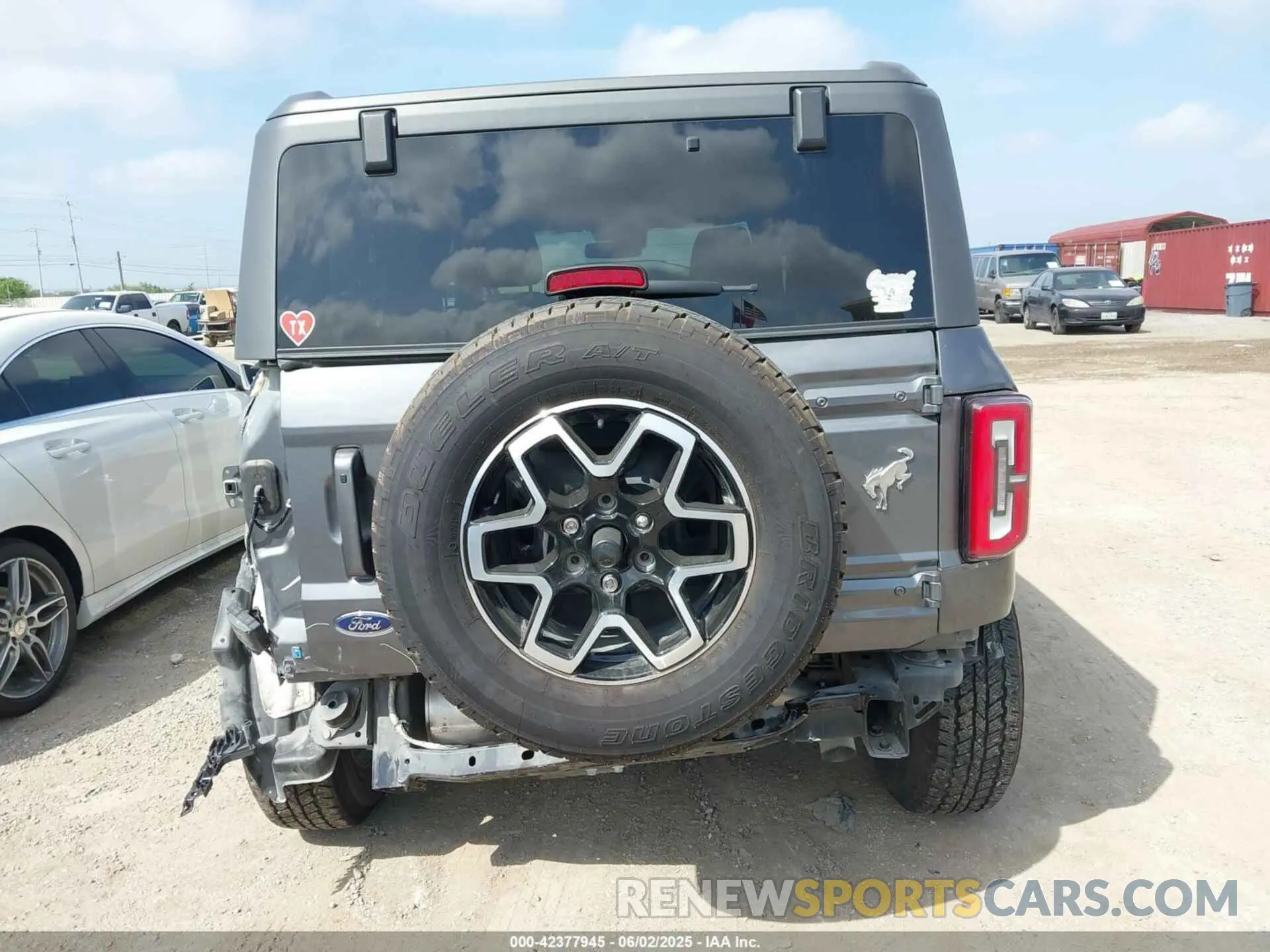 17 Photograph of a damaged car 1FMDE8BHXRLA46687 FORD BRONCO 2024
