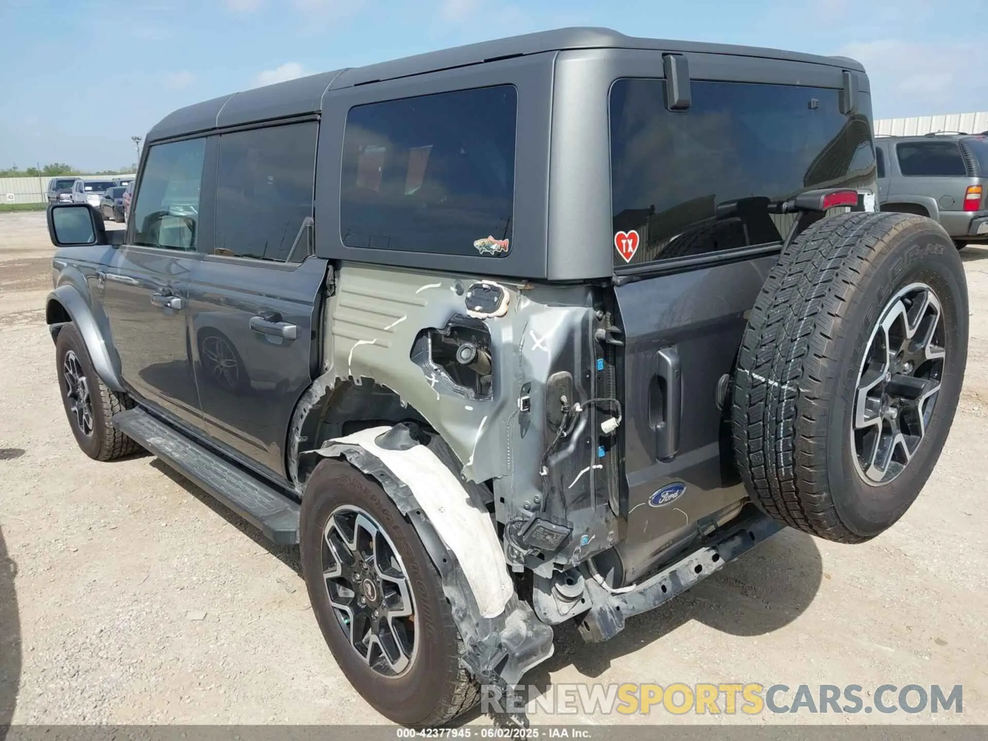 3 Photograph of a damaged car 1FMDE8BHXRLA46687 FORD BRONCO 2024