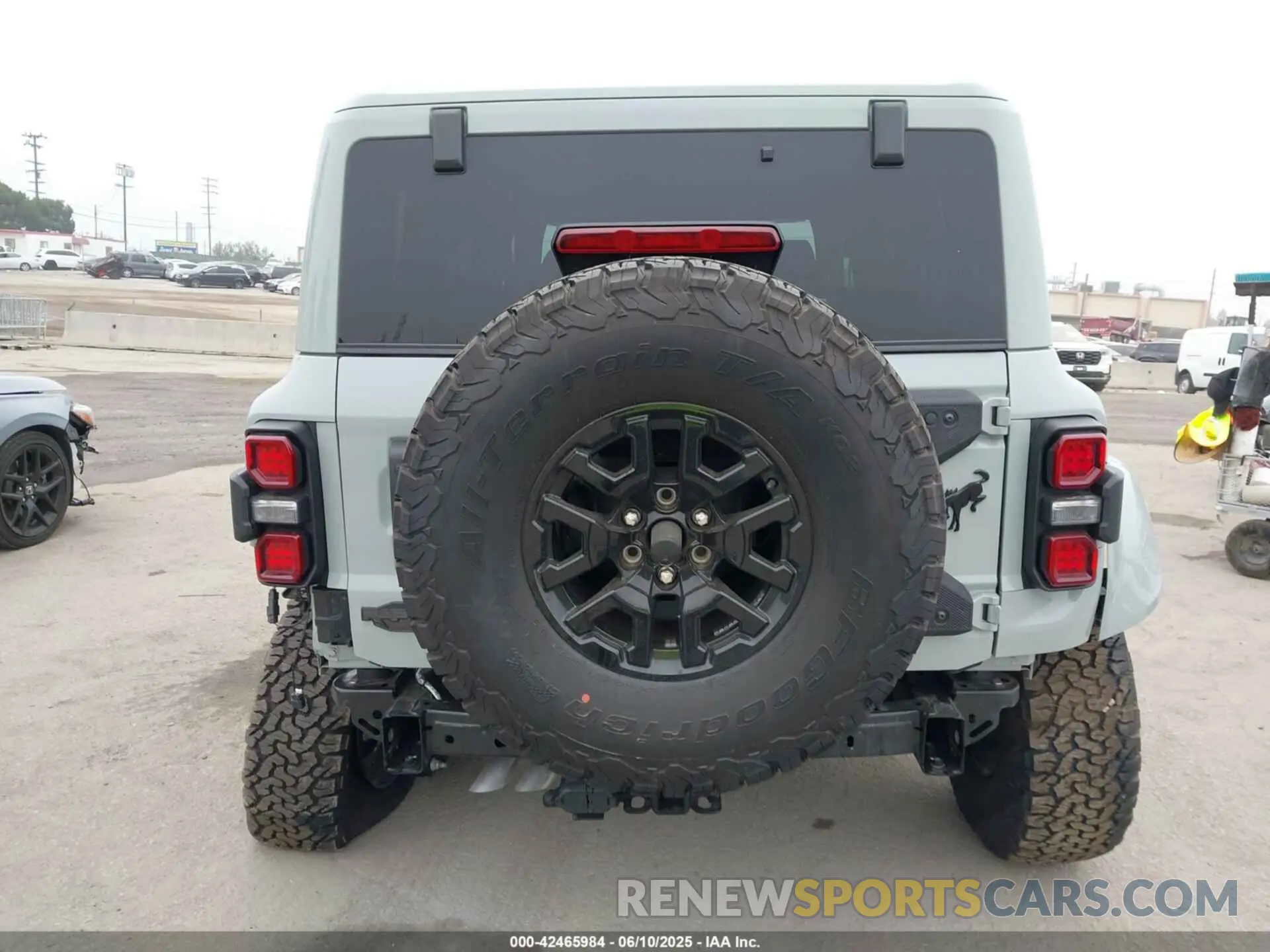 17 Photograph of a damaged car 1FMEE0RRXRLB33753 FORD BRONCO 2024