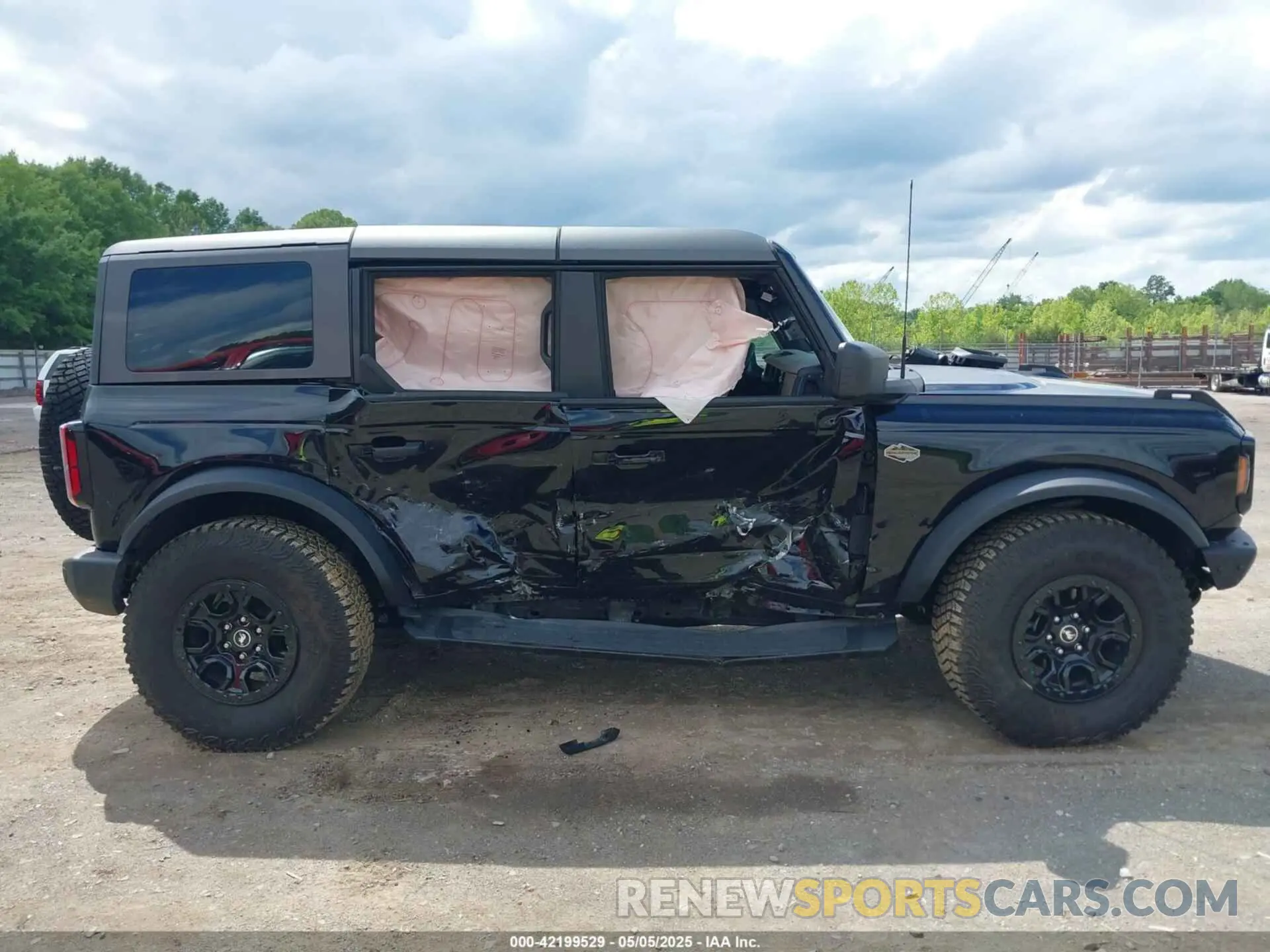 13 Photograph of a damaged car 1FMEE2BP1RLA75293 FORD BRONCO 2024