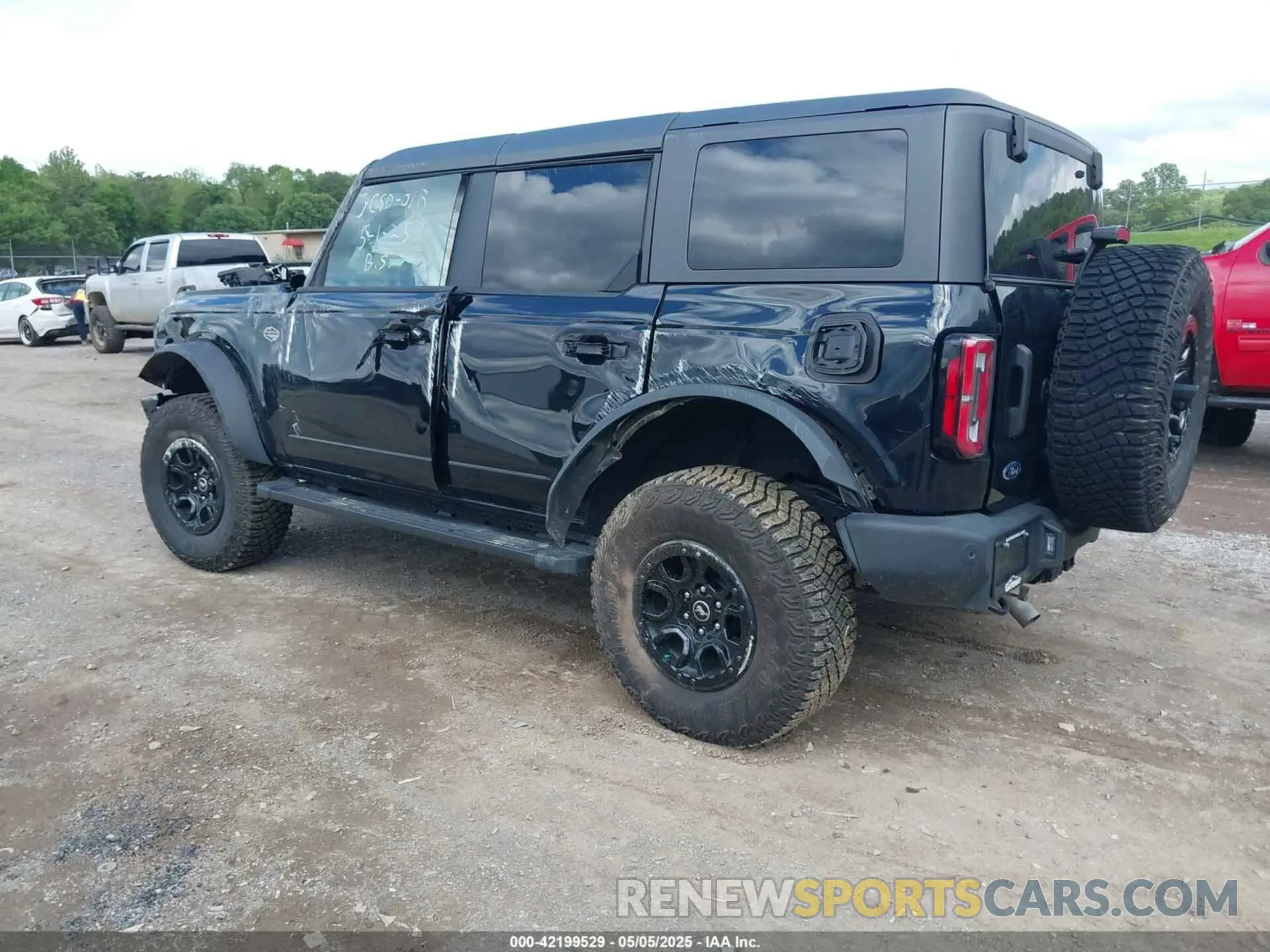 3 Photograph of a damaged car 1FMEE2BP1RLA75293 FORD BRONCO 2024