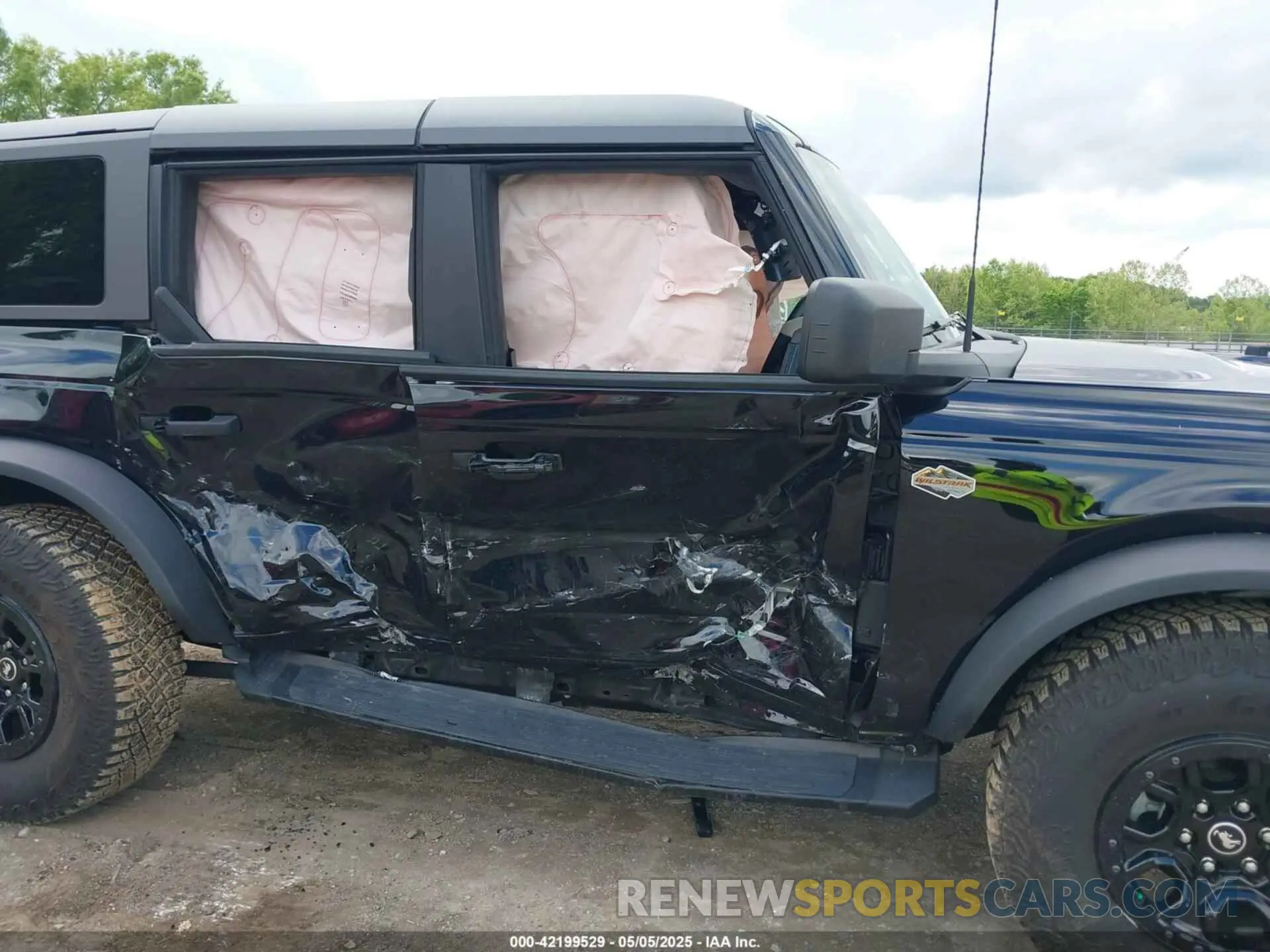 6 Photograph of a damaged car 1FMEE2BP1RLA75293 FORD BRONCO 2024