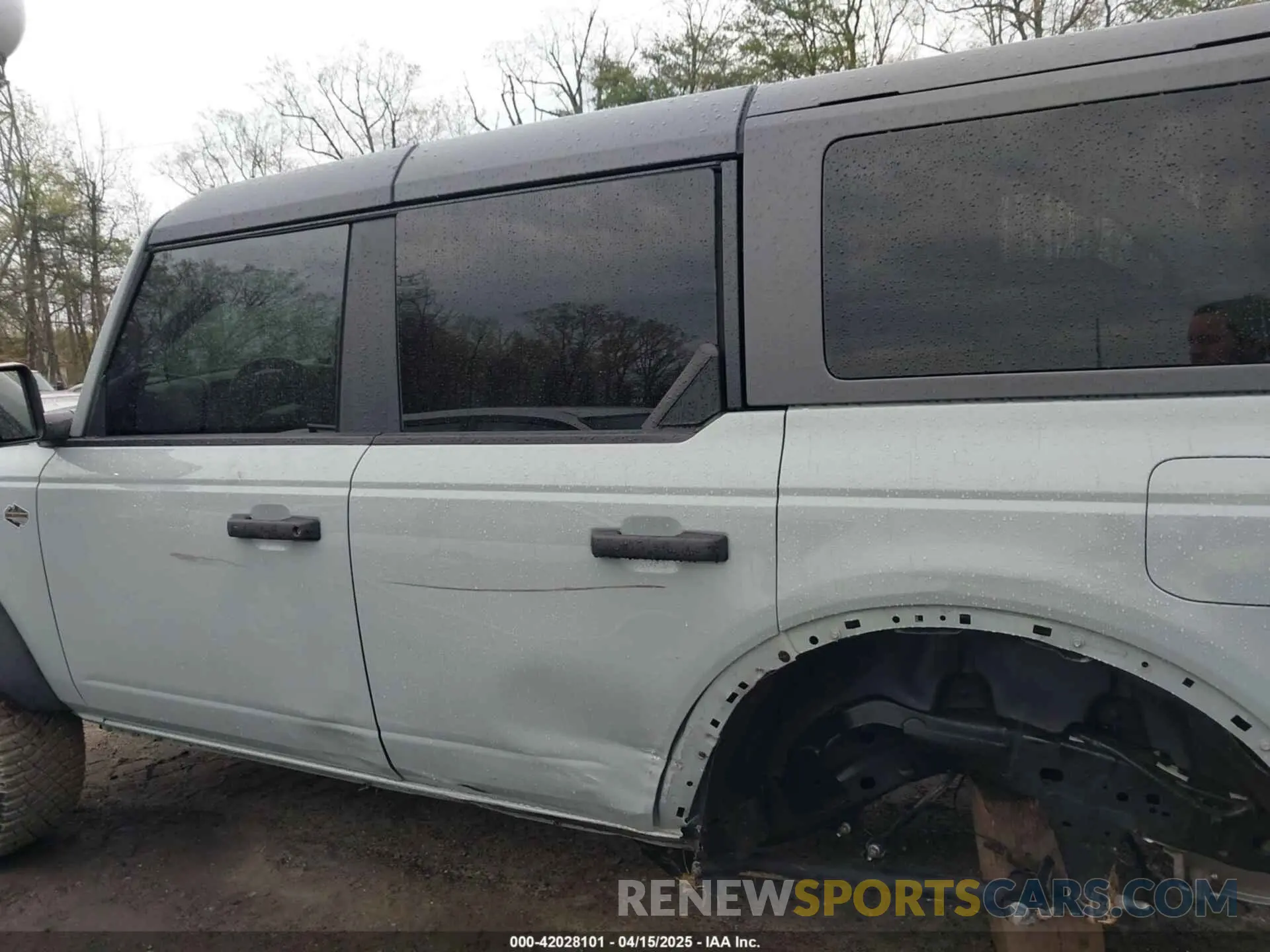 14 Photograph of a damaged car 1FMEE2BP4RLA65714 FORD BRONCO 2024