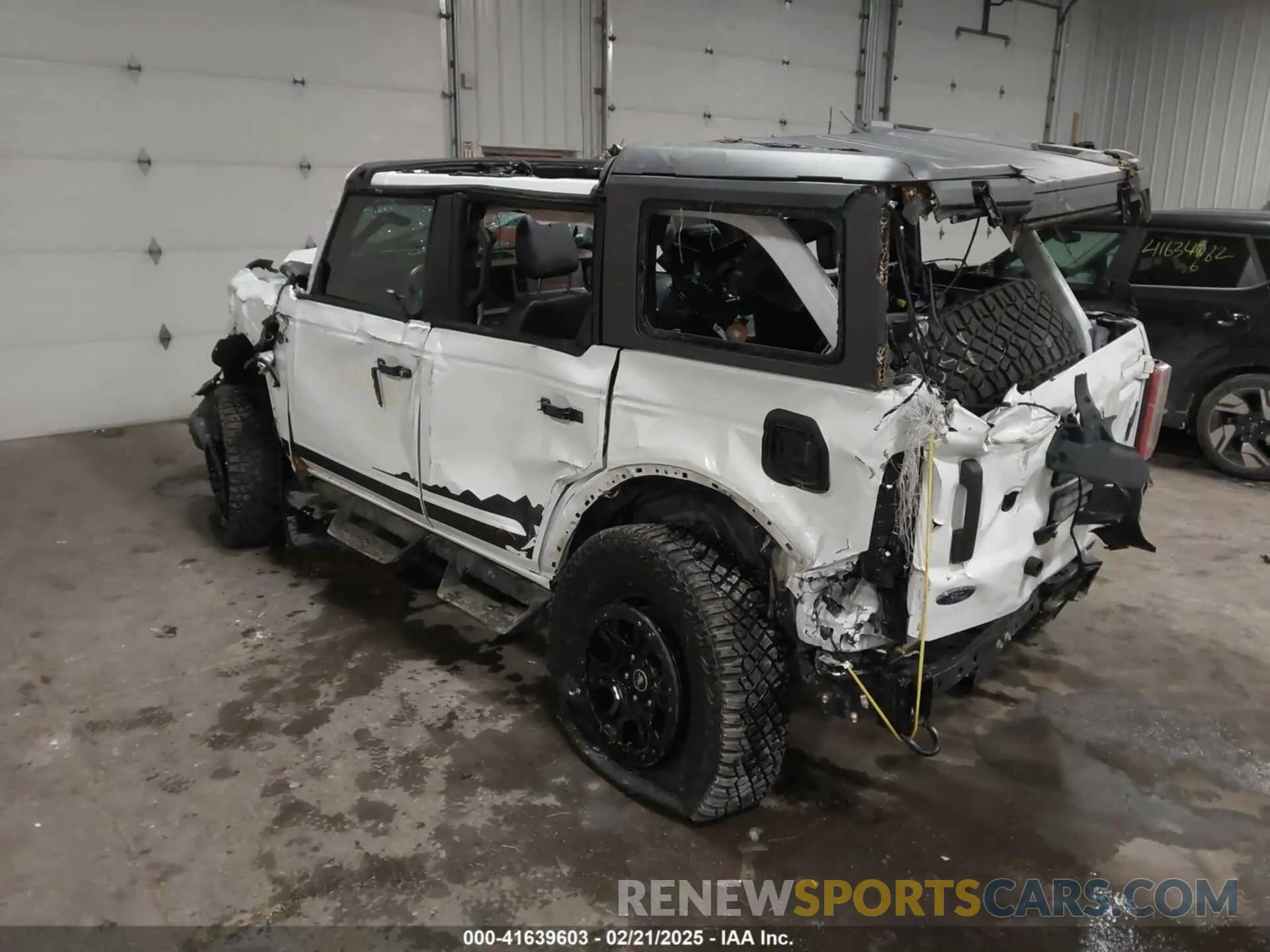 3 Photograph of a damaged car 1FMEE2BP9RLA70391 FORD BRONCO 2024